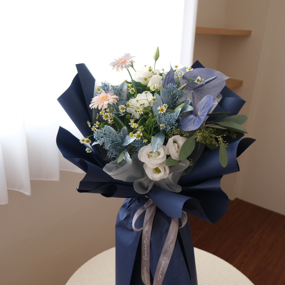 鮮花 / 質感藍色鮮花花束