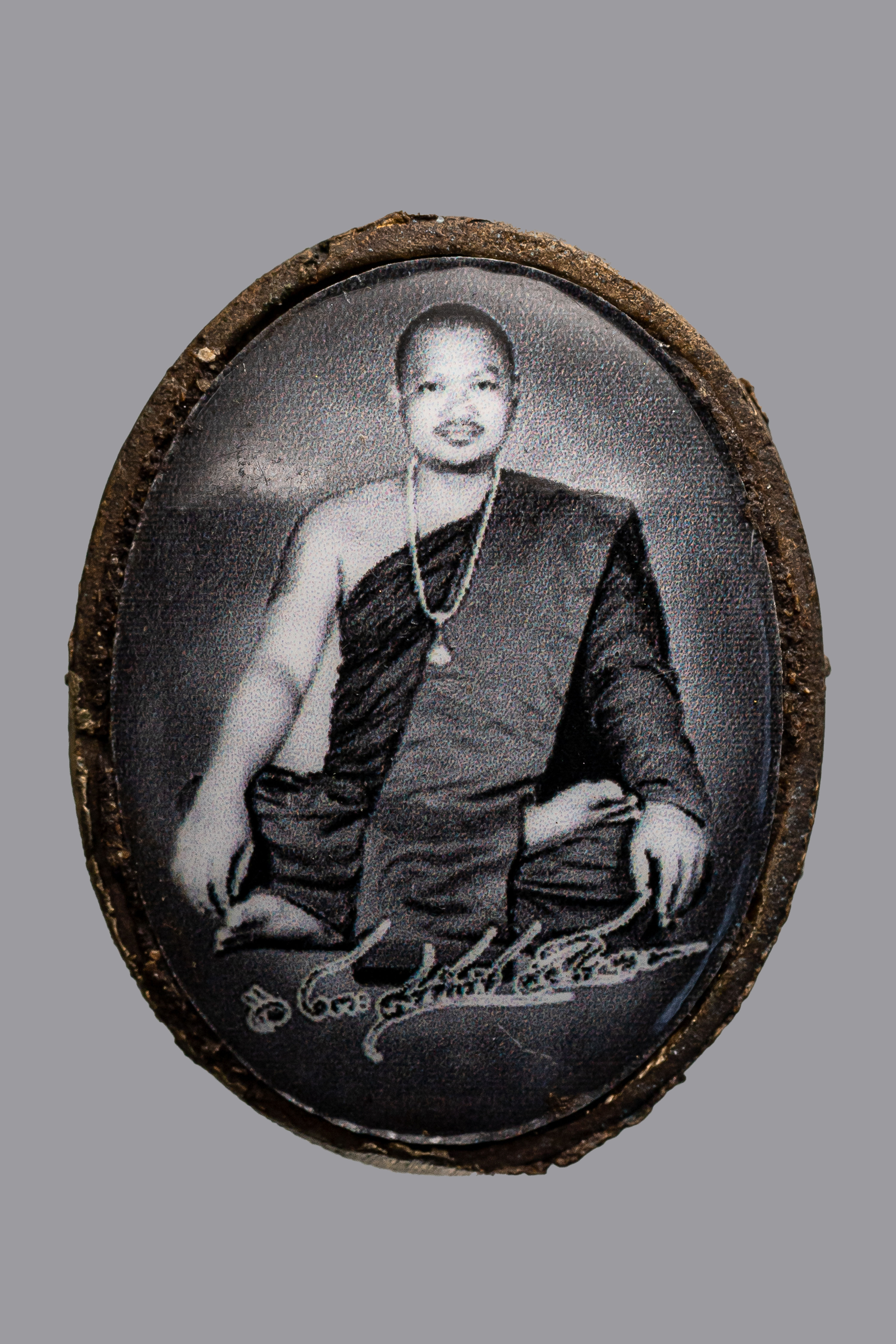 『泰國佛牌』帕阿贊庚 當代招財女神名師『自身Locket』03241104