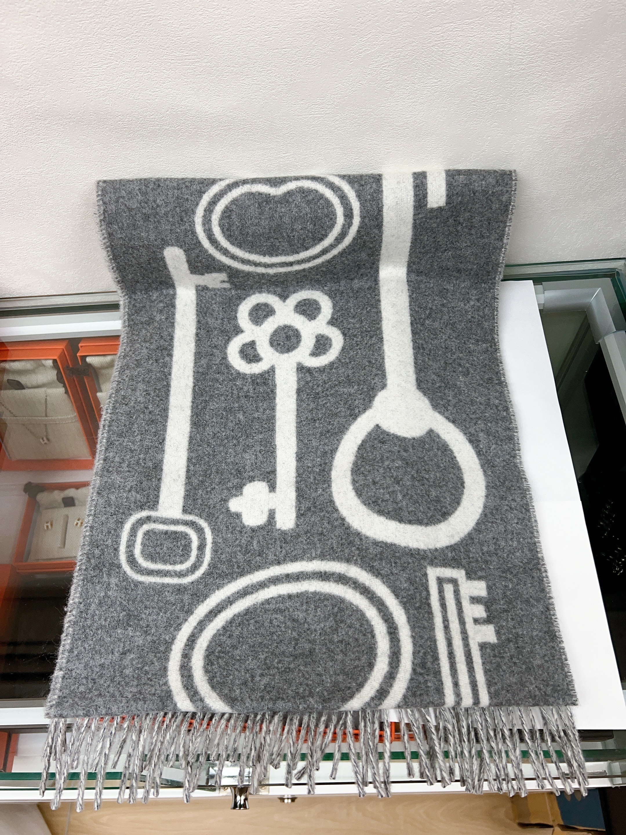*Unused* Hermes scarf/ muffler Casaque Porte-Clefs (grey)