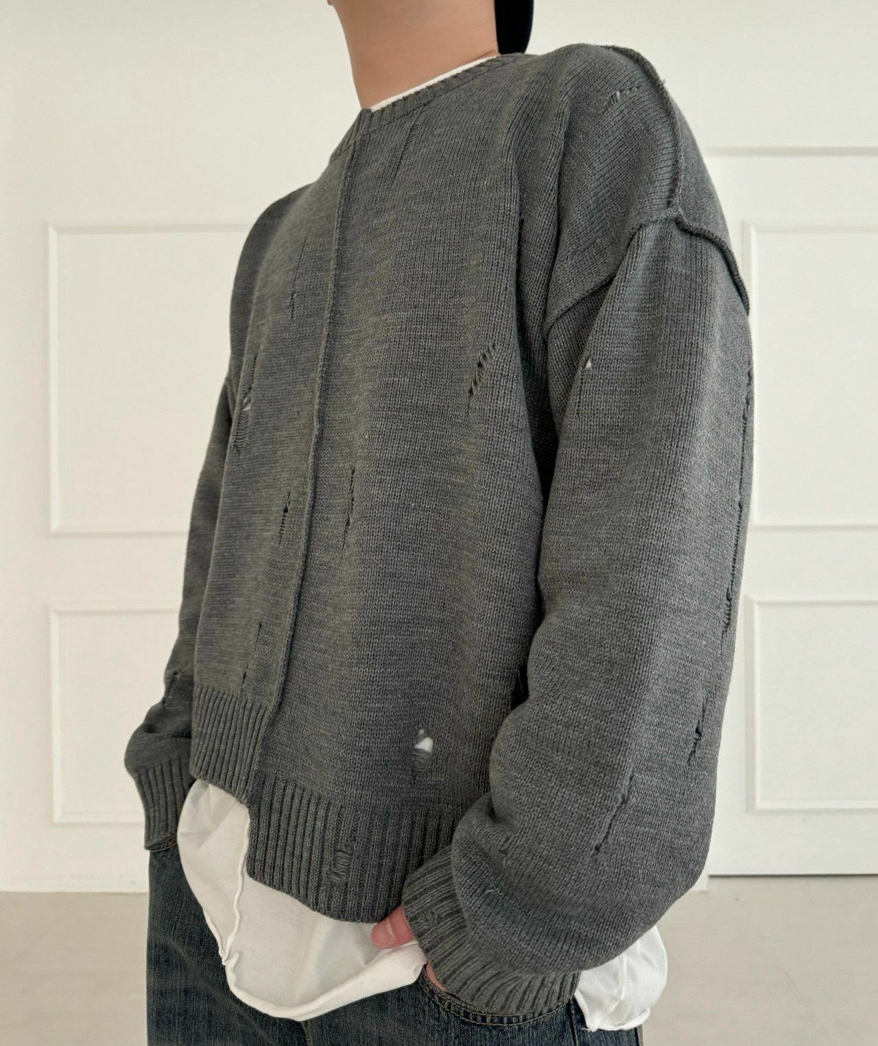 淨色圓領破洞針織衫 Votus-056T