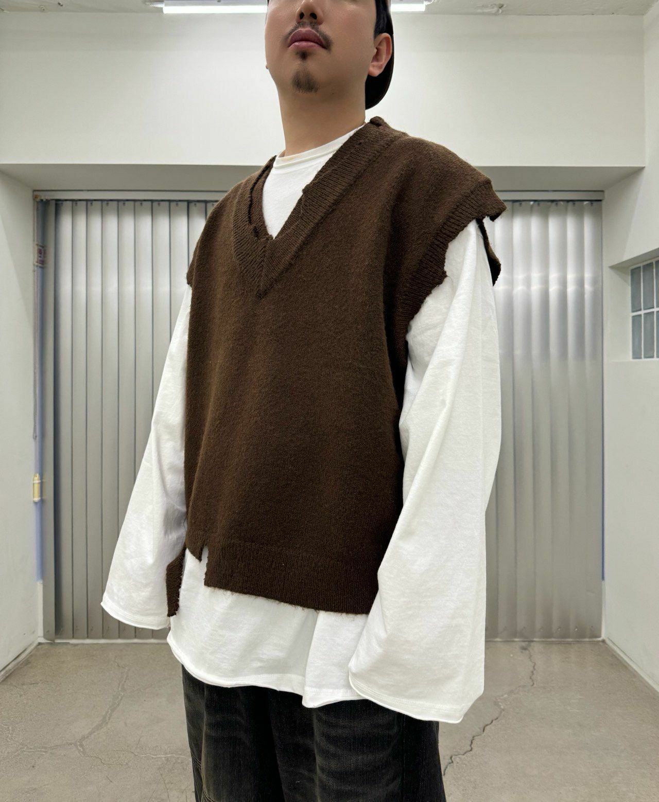 V領淨色破邊背心 Votus-060V