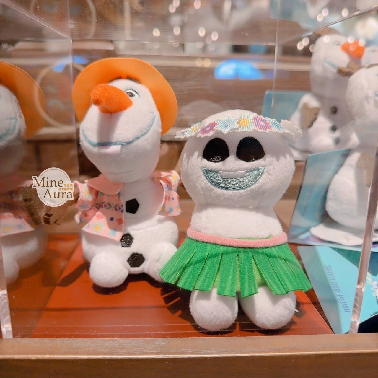 (現貨) World of Frozen 限定 坐肩 絨毛 娃娃 公仔 造型服裝 冰雪奇緣 Frozen -香港迪士尼樂園