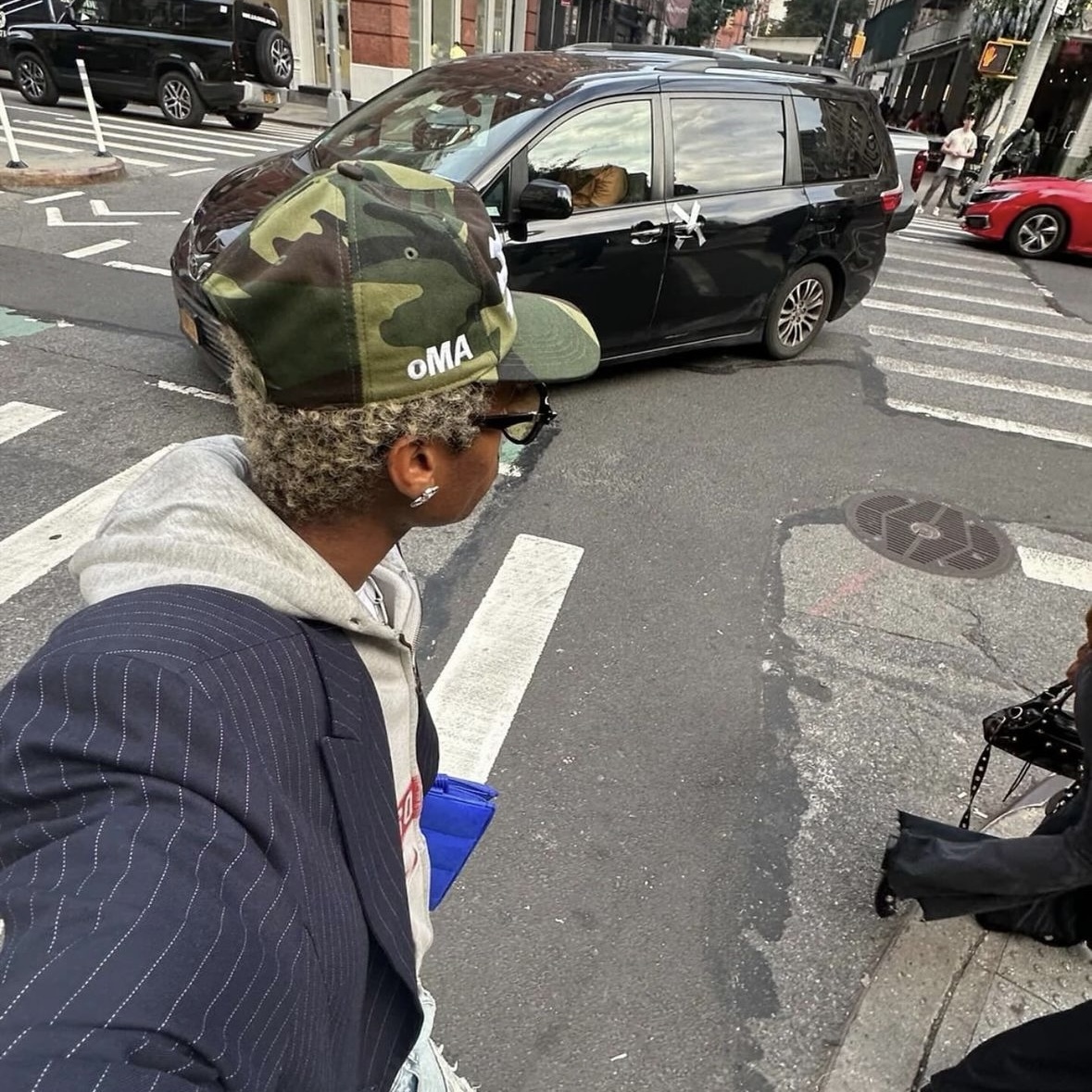 帽子 oMA design studio NY NY SKULL CAP oMA（oMA Design Studio) 或許對許多人來說還有點陌生但近年來