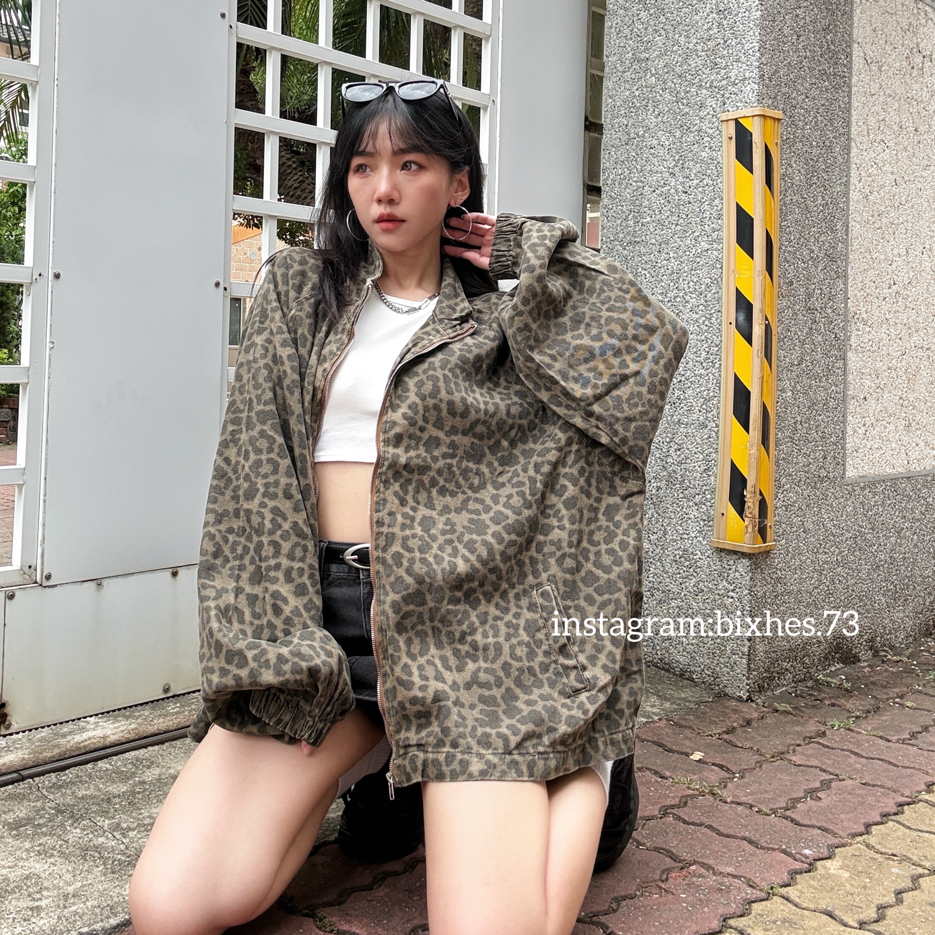 立領豹紋寬版外套(F00046)