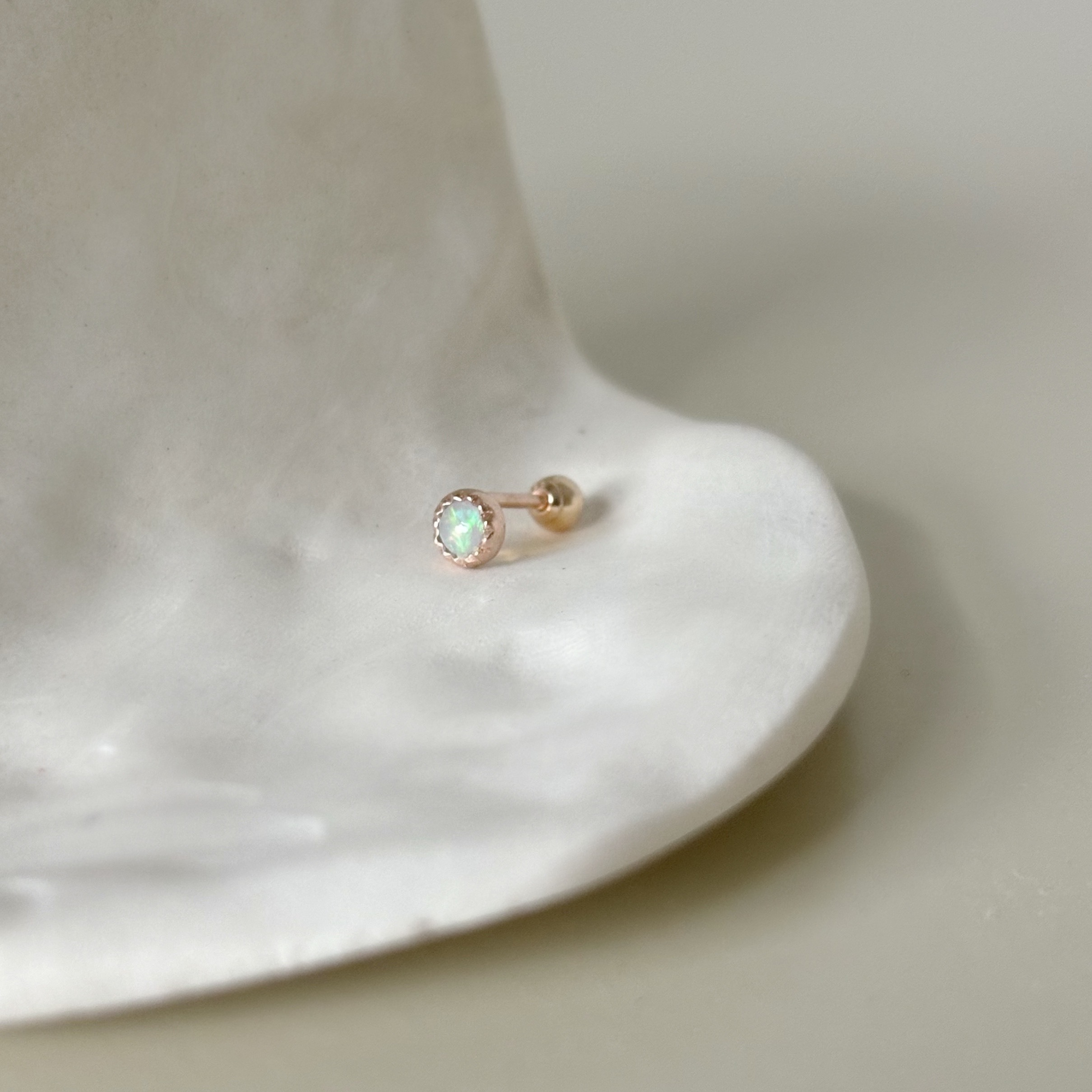 14K Aurora蛋糕小圓歐泊石轉珠耳環