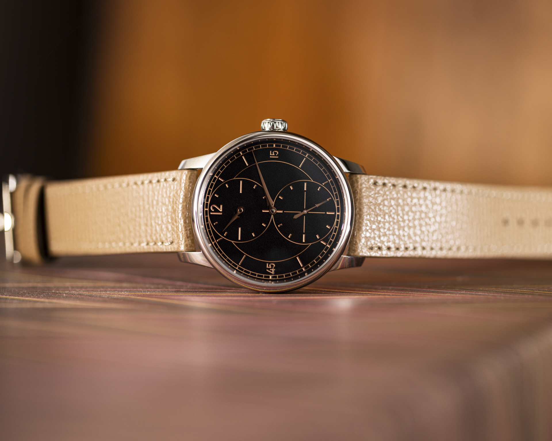 Noirmont Métiers d'art Collection 藝術大師系列|Le Régulateur Gravé Noir-三針一線黑色雕刻面盤腕錶