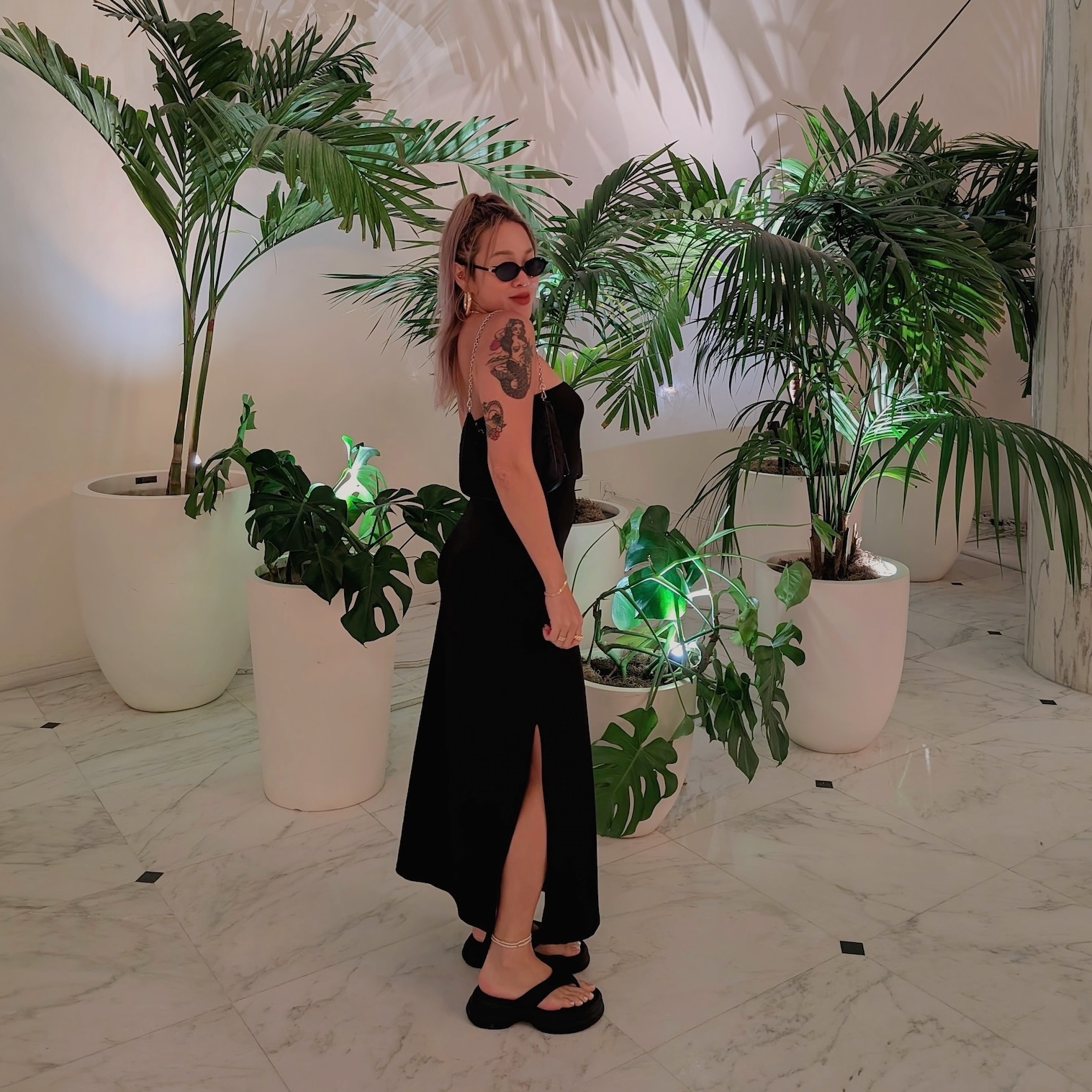 歐美款🖤輕奢辣黑平口洋裝