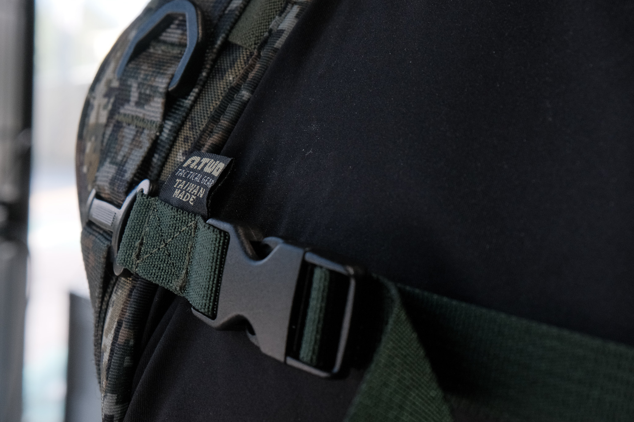 攜帶背包時,有沒有一種感覺,總感受到背包不穩?卸除背包時肩膀僵硬,總覺得壓力很大?