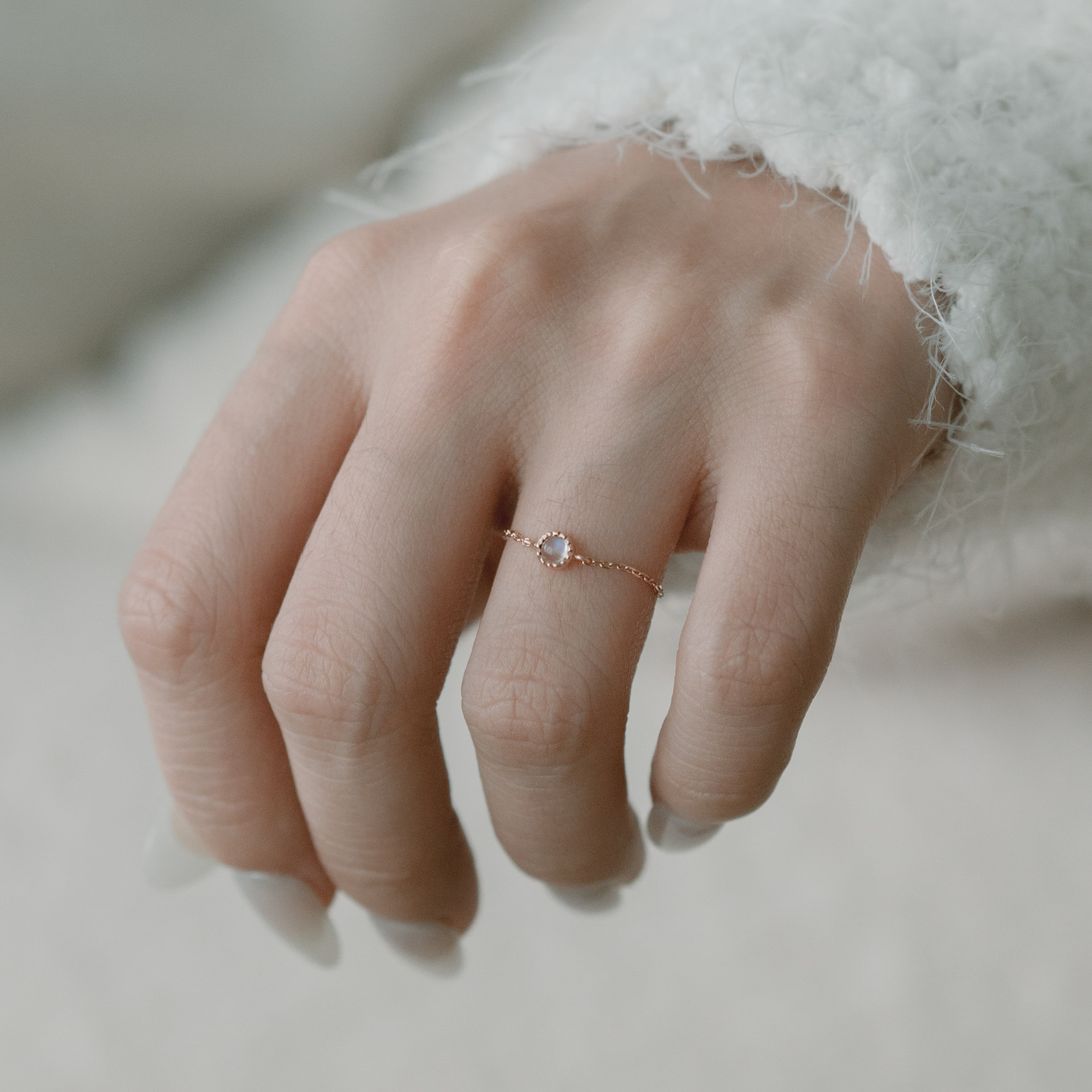 14K Aurora蛋糕小圓月光石鍊戒