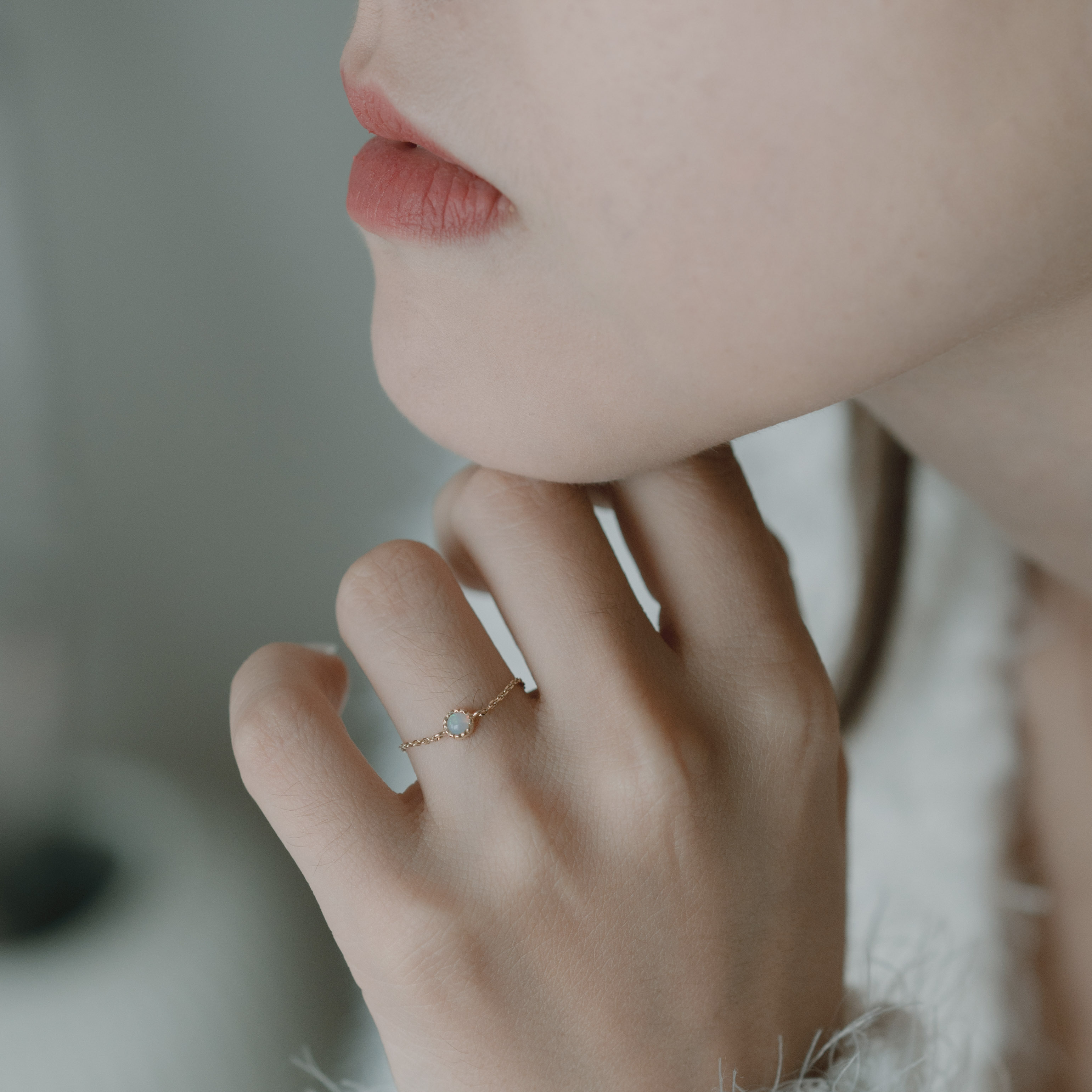 14K Aurora蛋糕小圓歐泊石鍊戒