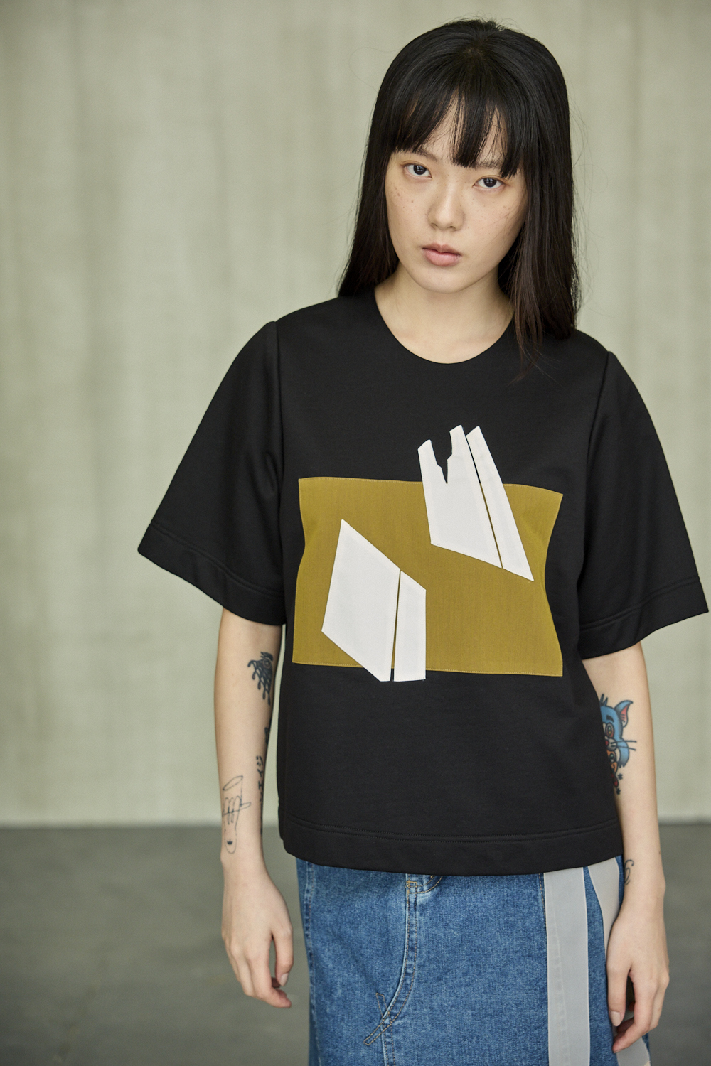 品牌山脈印花上衣