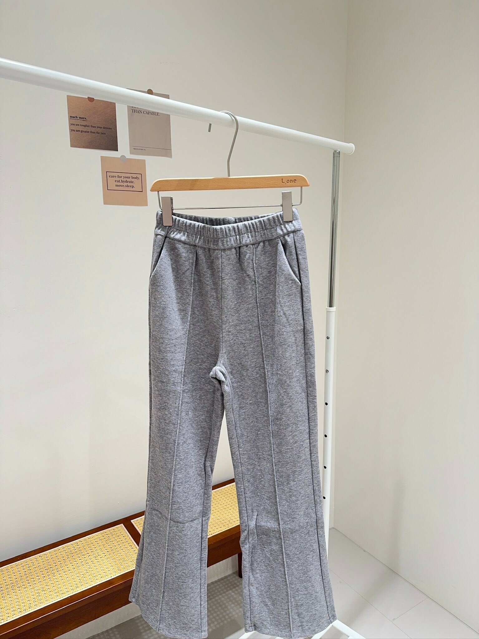 羊絨微喇叭長褲