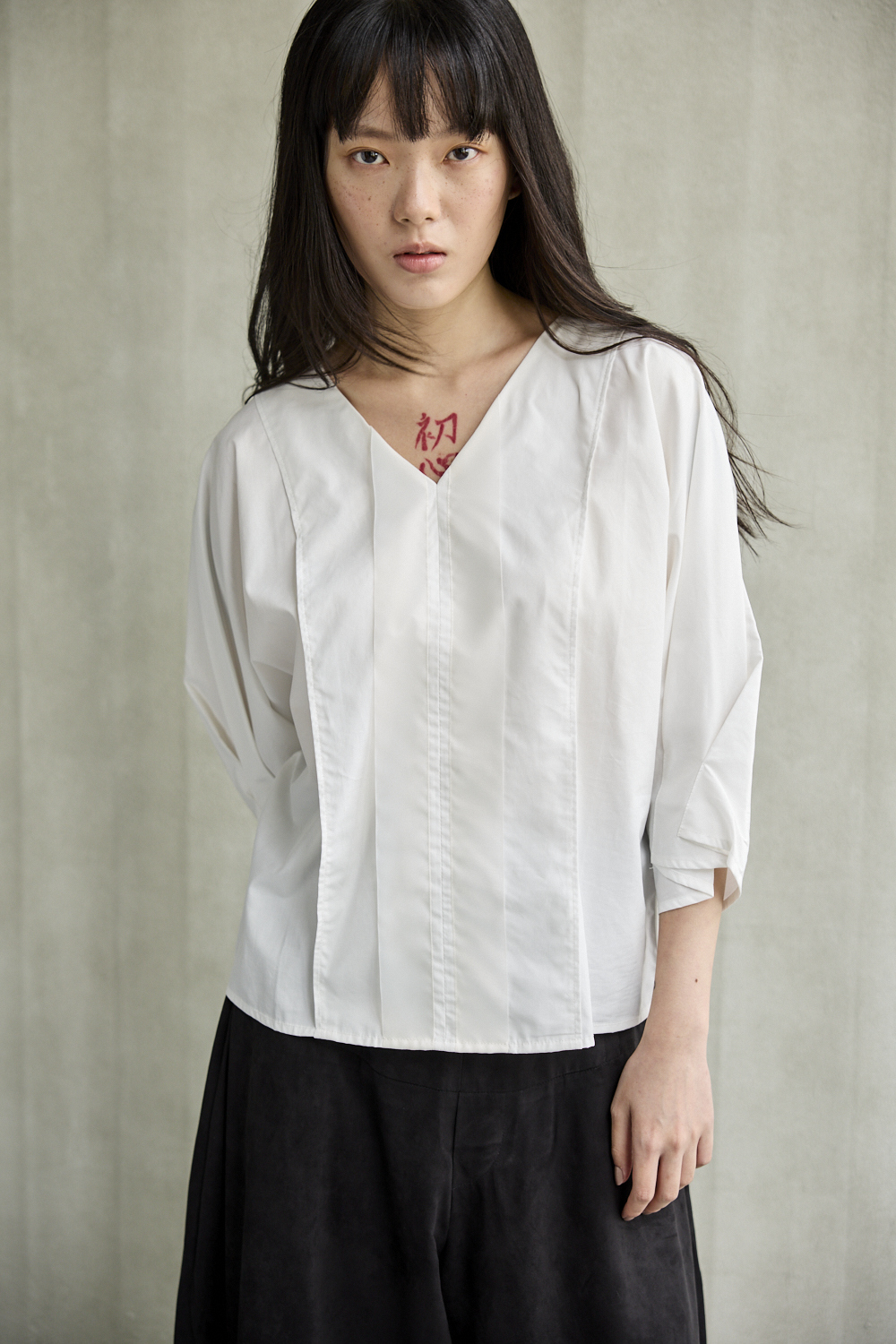 V領織帶拼接設計上衣