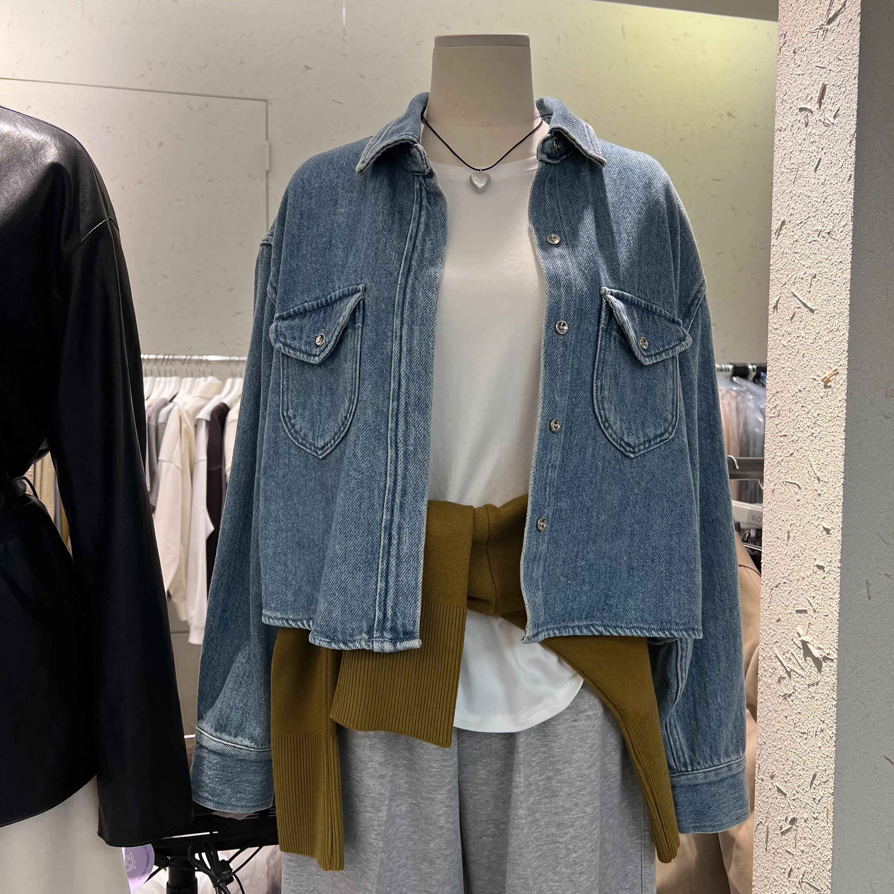 I09已斷有少量現貨！短版俐落牛仔短襯外