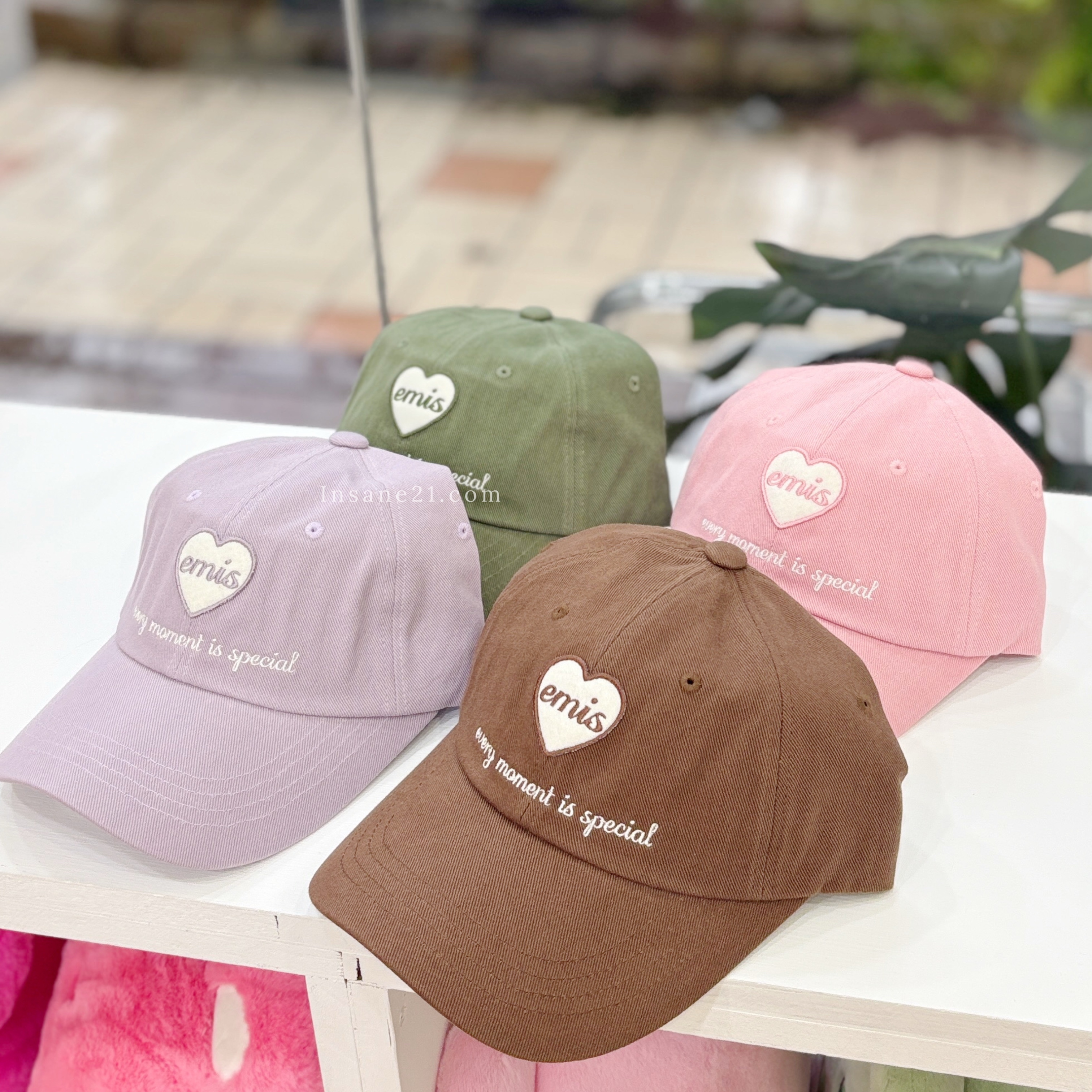 韓國 EMIS  HEART WAPPEN BALL CAP 愛心刺繡老帽 帽子