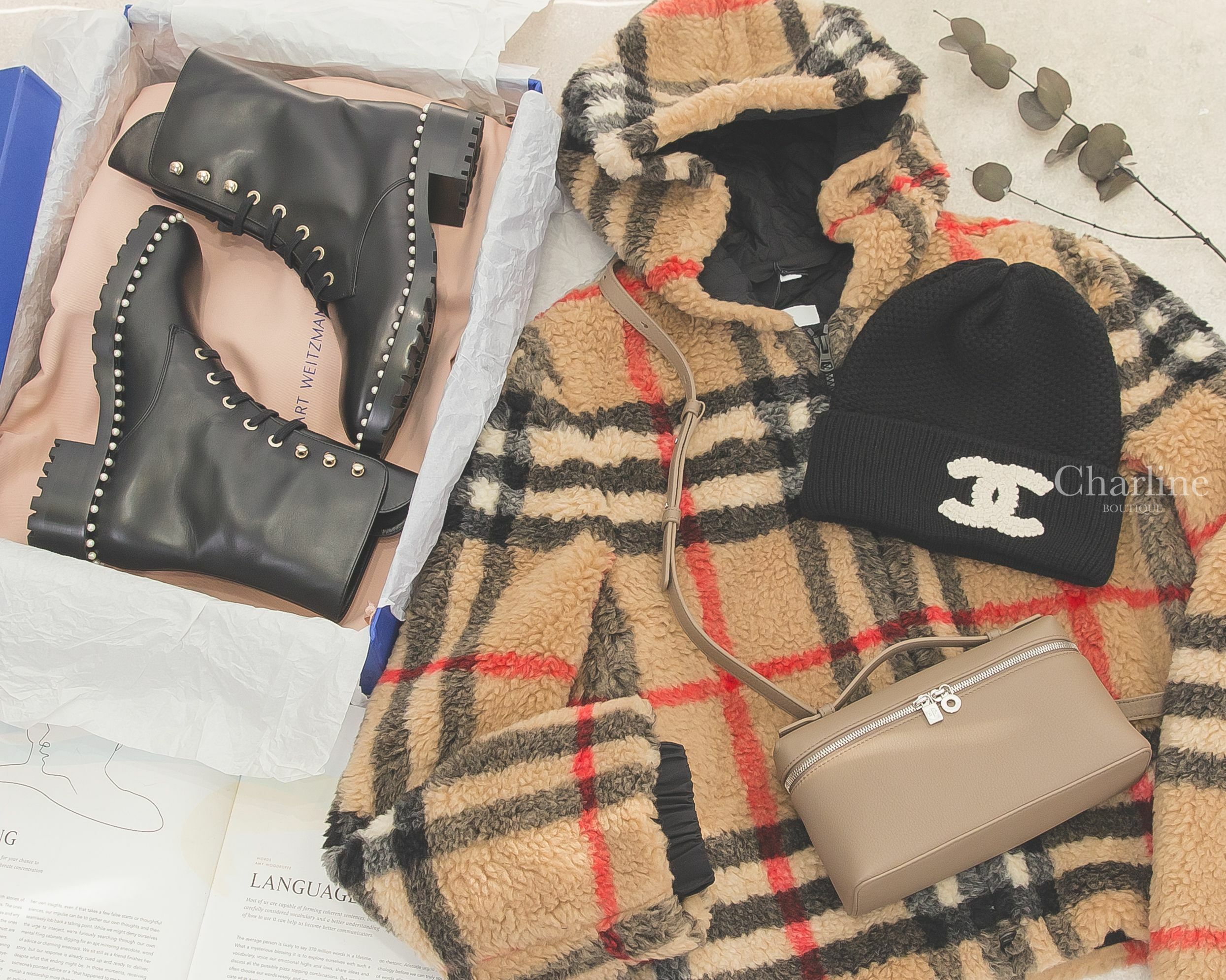 Loro Piana Extra Pocket L19 暖乳色小牛皮銀色拉鏈手提肩背包,Stuart Weitzman 黑色小牛皮白色珍珠滾邊銀釦綁帶低跟短靴,Chanel 黑色針織白色CC喀什米爾毛帽-Charline Boutique 精品代購