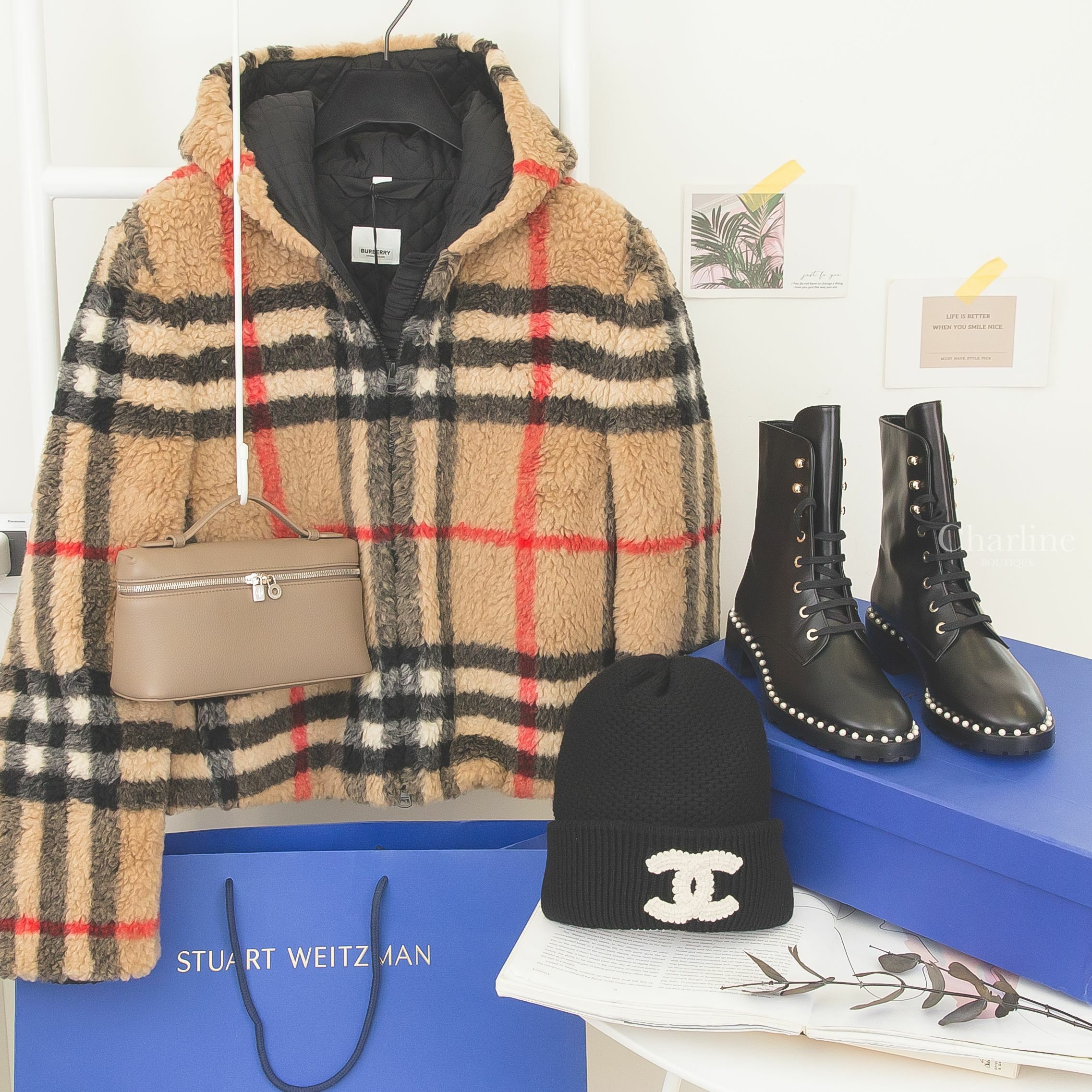 Loro Piana Extra Pocket L19 暖乳色小牛皮銀色拉鏈手提肩背包,Stuart Weitzman 黑色小牛皮白色珍珠滾邊銀釦綁帶低跟短靴,Chanel 黑色針織白色CC喀什米爾毛帽-Charline Boutique 精品代購