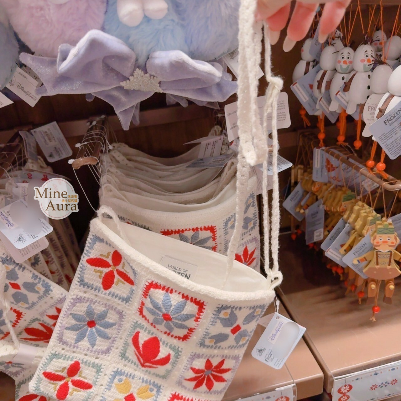 World of Frozen 限定 冰雪奇緣 Frozen 9格 圖騰 斜背 小包 -香港迪士尼樂園