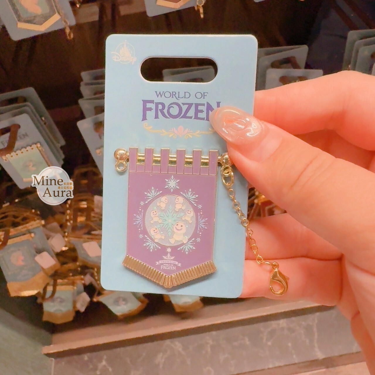 World of Frozen 限定 艾莎 Elsa 安娜Anna 雪寶 Olaf 旗幟 造型 徽章 PIN 冰雪奇緣 Frozen -香港迪士尼樂園