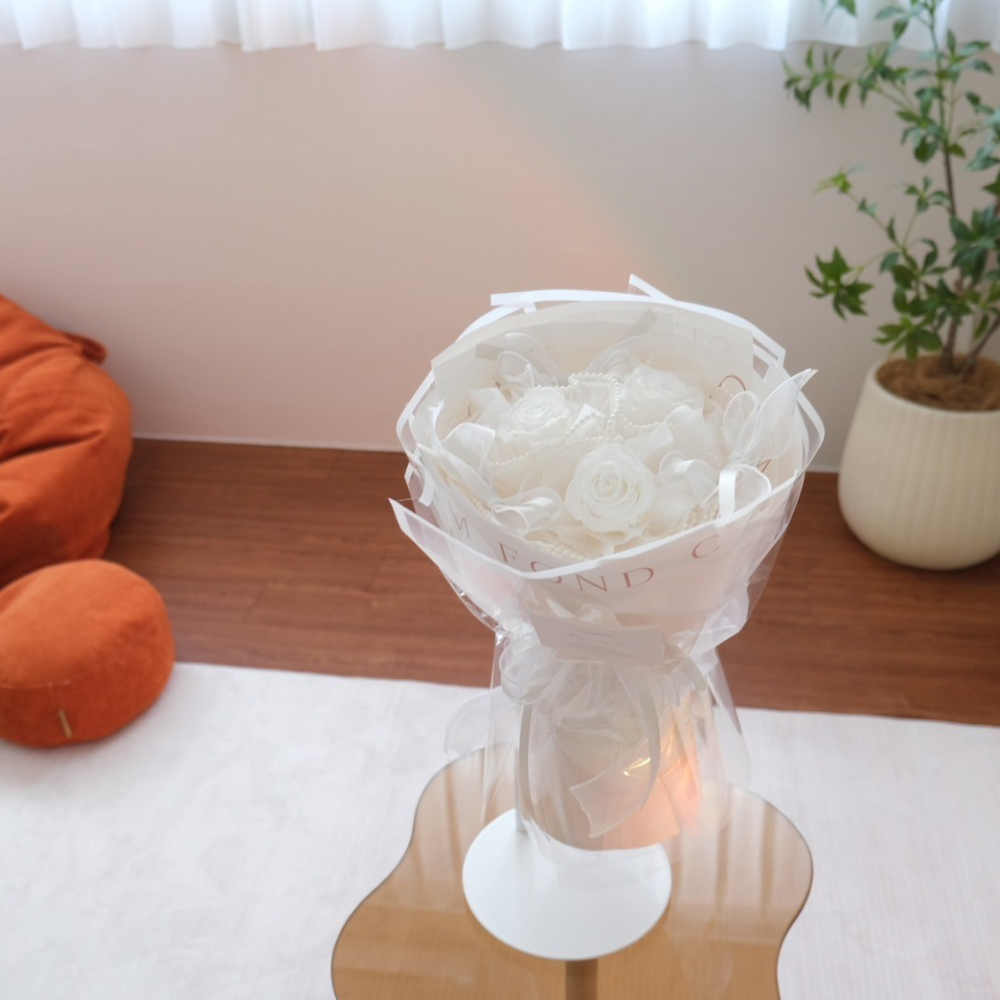 高級感白玫瑰花束（3朵） / 頂級厄瓜多永生玫瑰