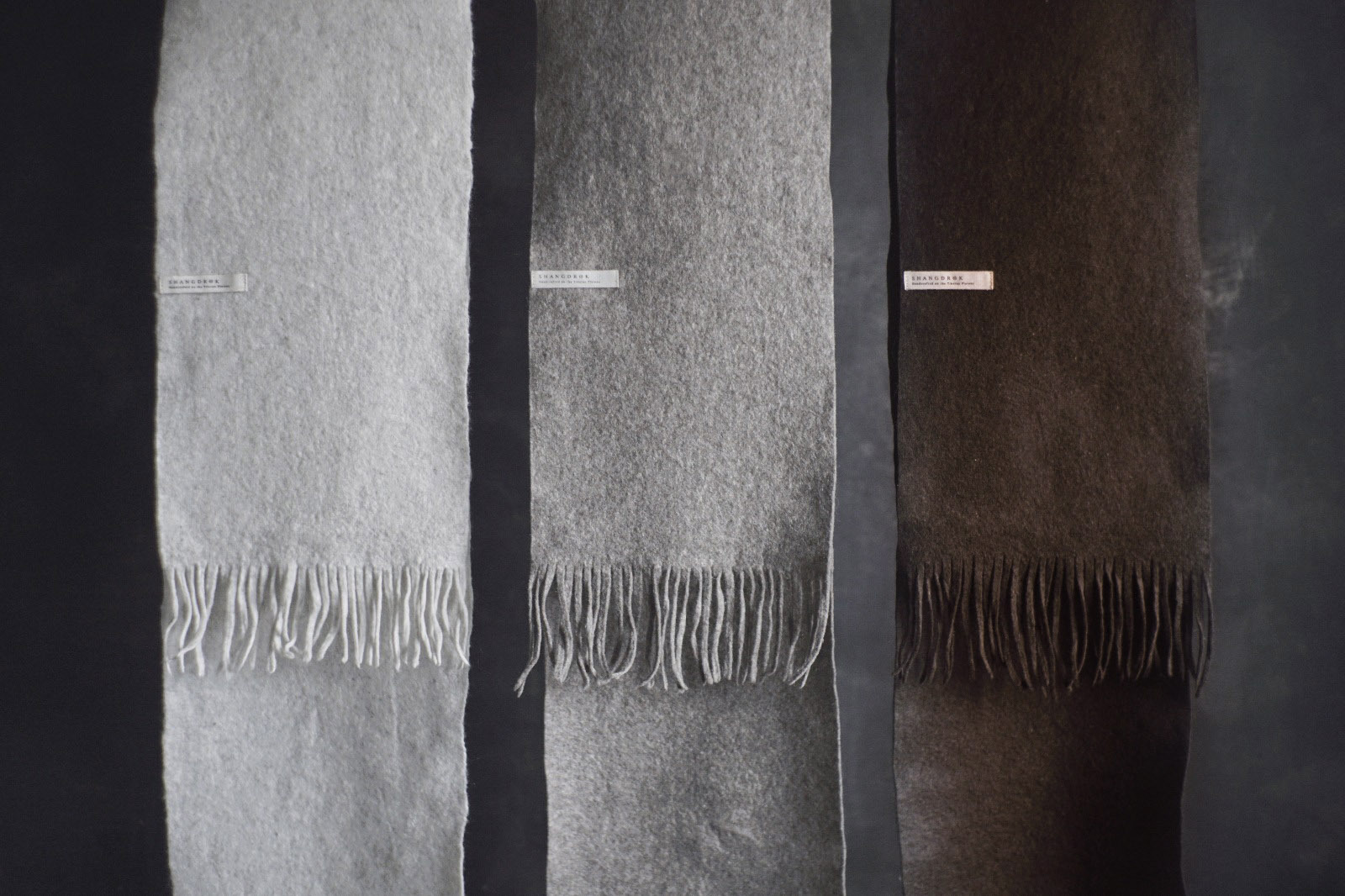 犛牛絨手工毛氈圍巾｜深褐色｜中國藏區