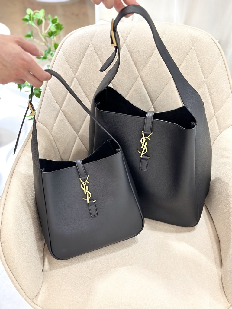 YSL LE 5 À 7 Supple Large Hobo