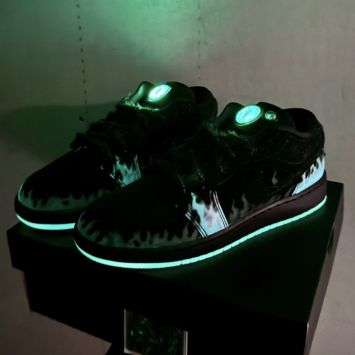 Nike AJ1 Low 萬聖節 限定 毒蜘蛛 黑貓 招財飛蛛 夜光 HQ3442-001