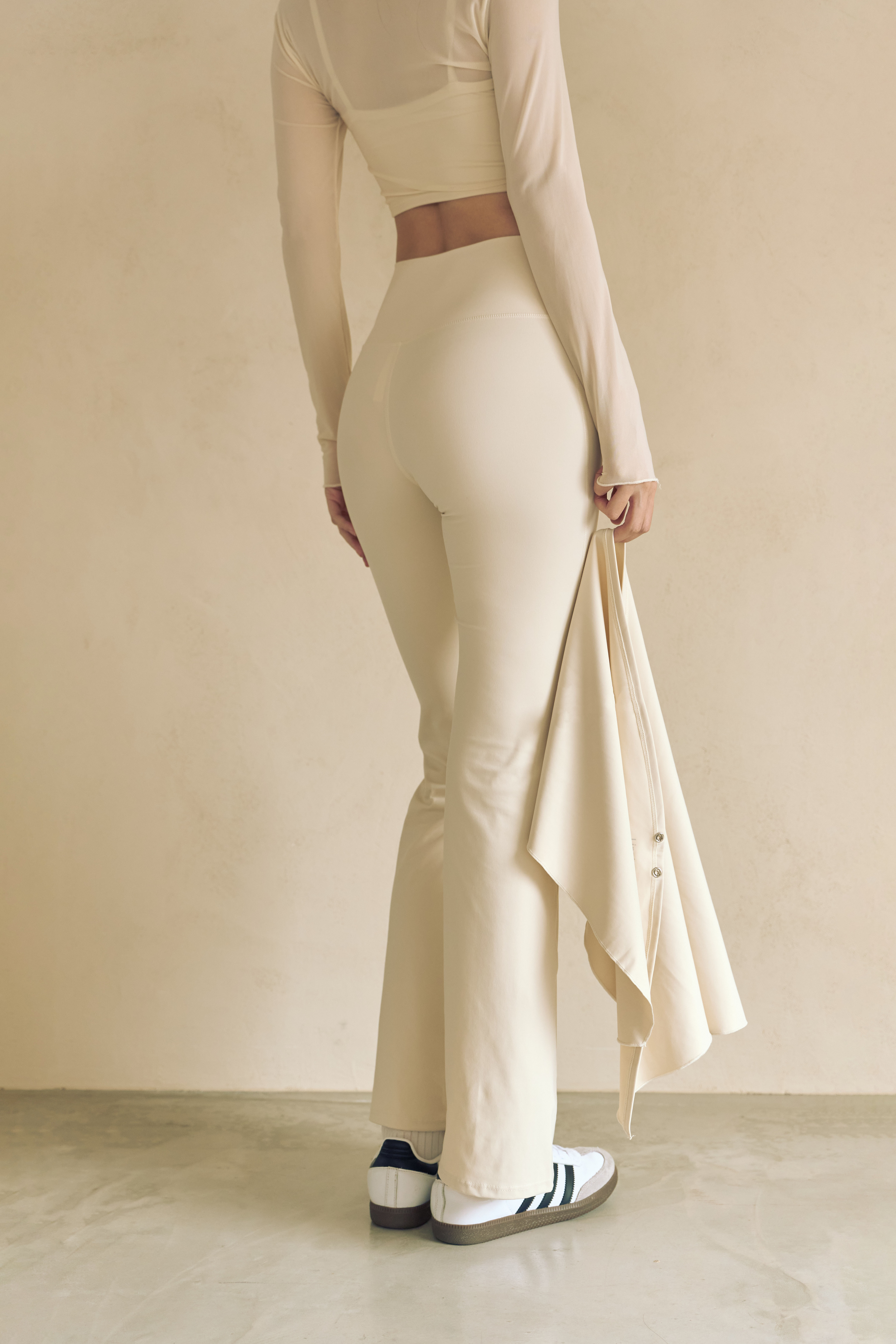 〖 惜福品 〗瑜伽長褲＋扣式裙檔 Set / 奶白