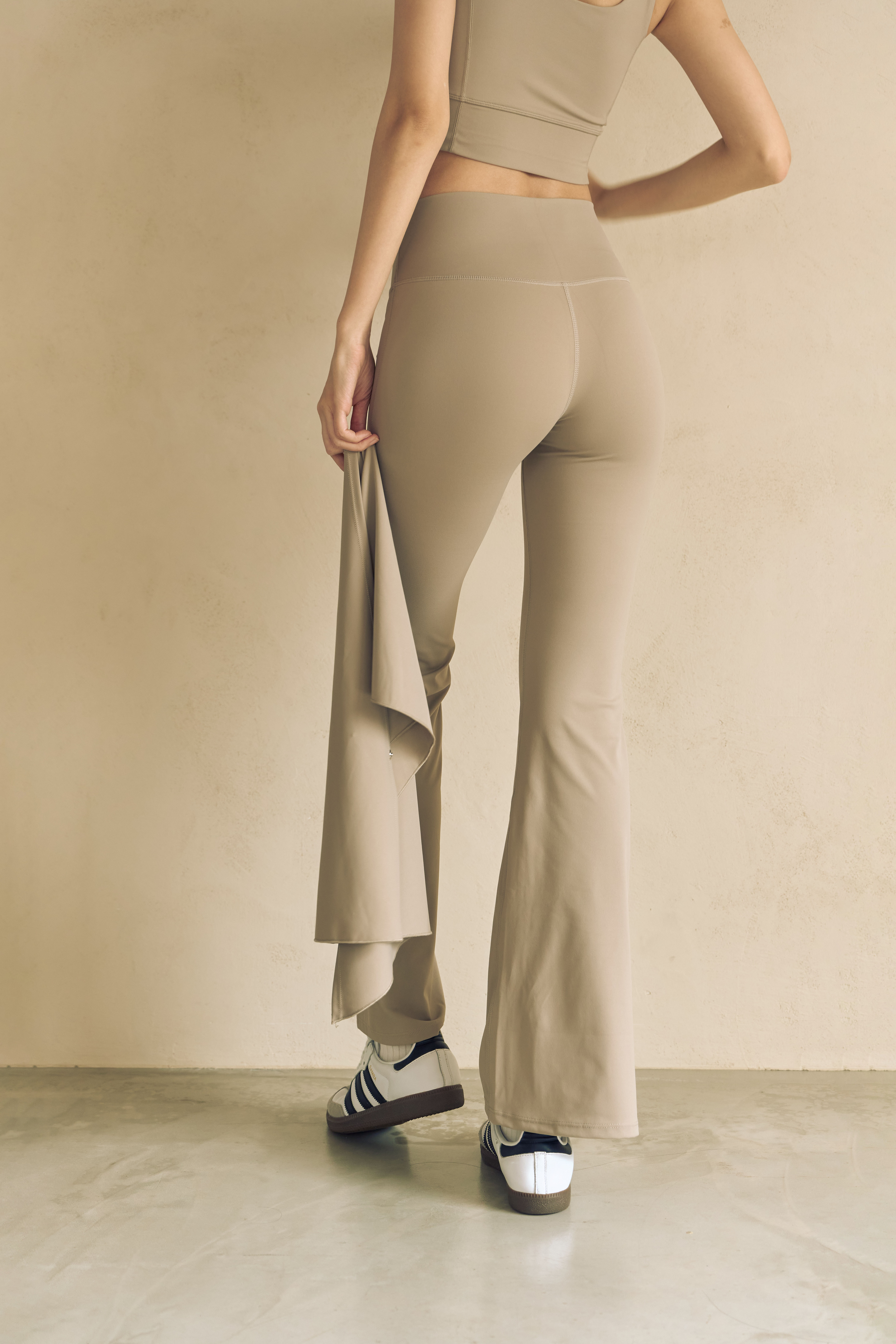 瑜伽長褲＋扣式裙檔 Set / 裸灰