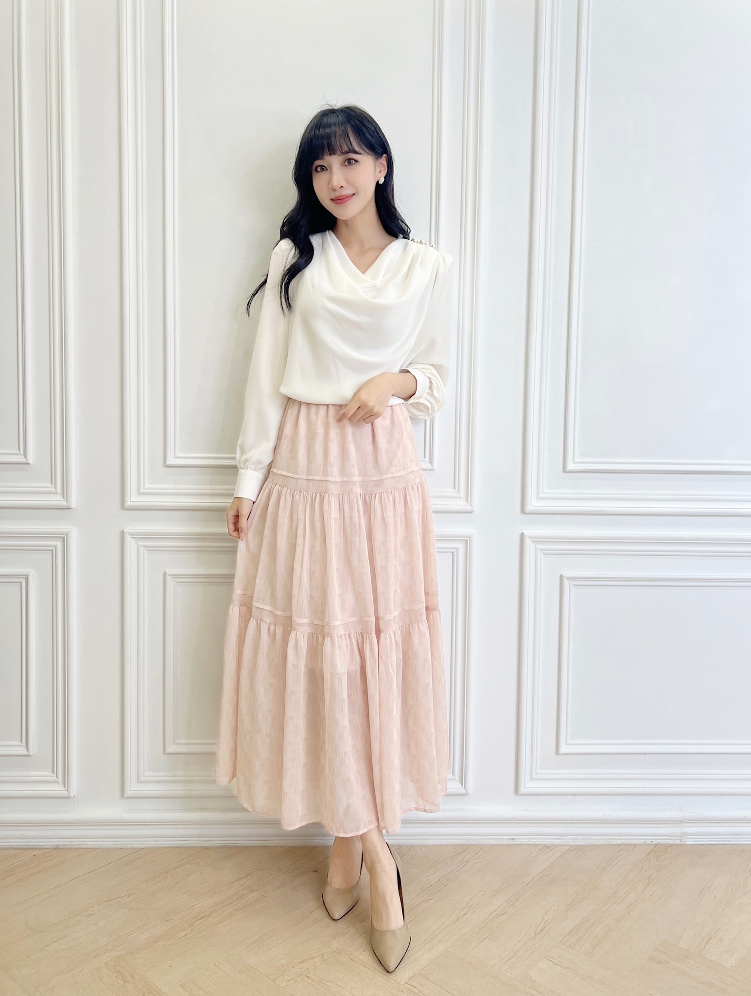 垂墜領肩抓褶珍珠長袖上衣