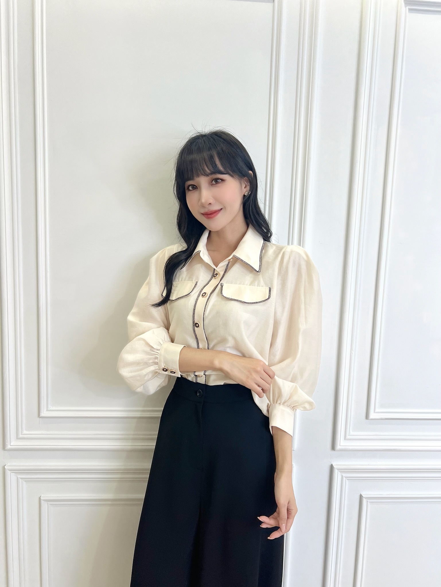 滾邊刺繡開襟襯衫