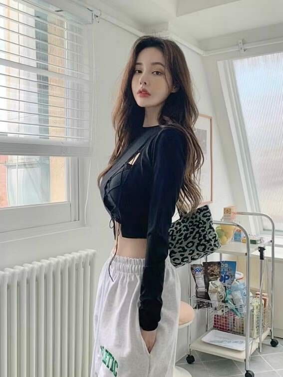 正韓🇰🇷破破交叉綁帶假兩件T恤（3色均碼適合S/M號）