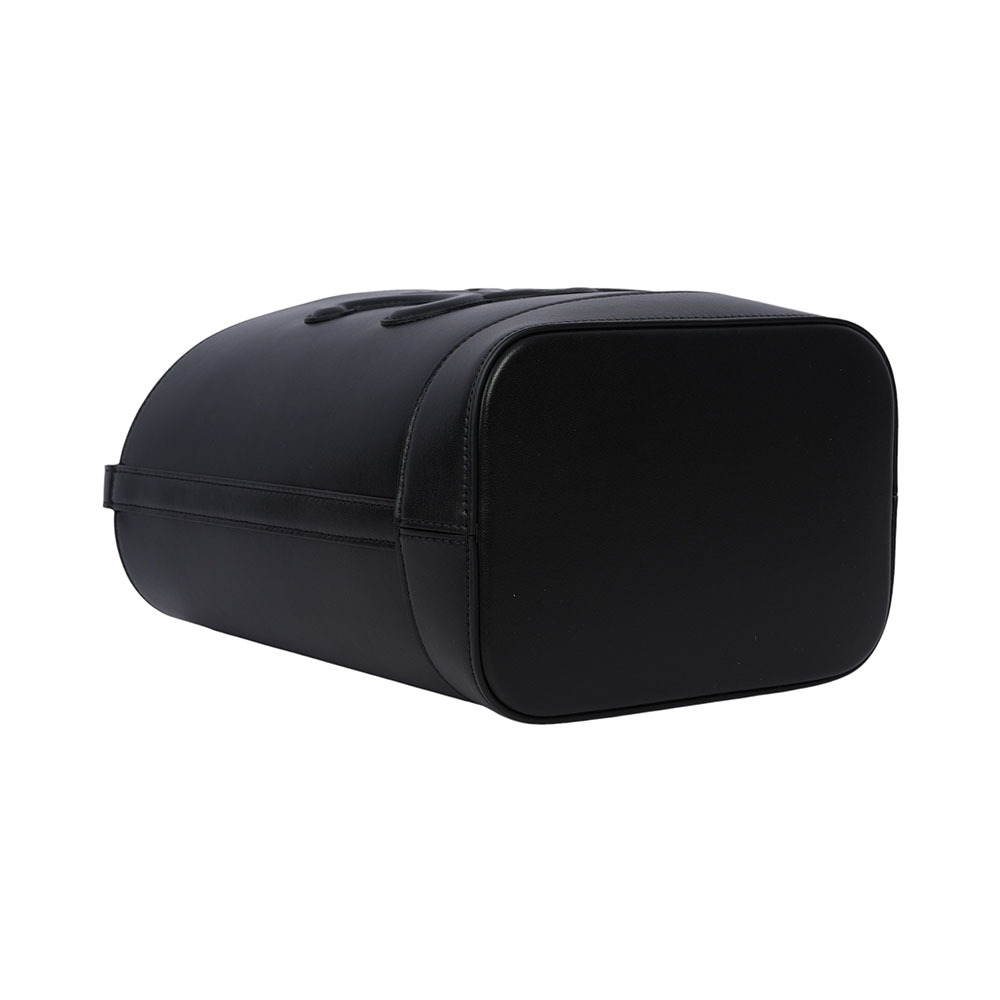 【CELINE】Triomphe 凱旋標誌壓印平滑牛皮小款水桶包(黑色)113783DU3.38NO