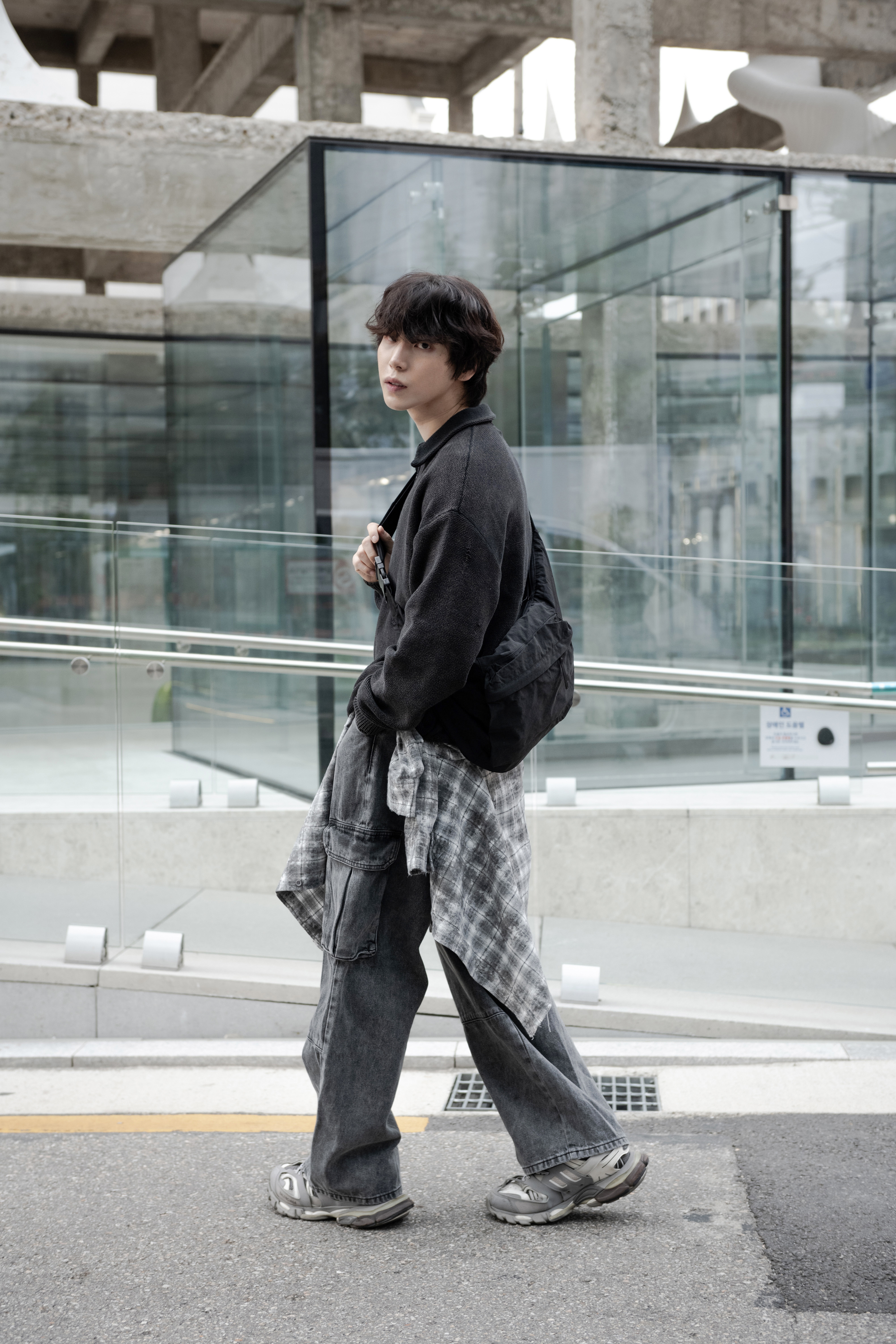 SIMON MADE BW-2420 水洗 拼接 大口袋 直筒 牛仔褲