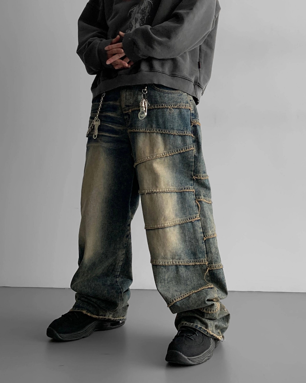 無剪裁喇叭牛仔褲