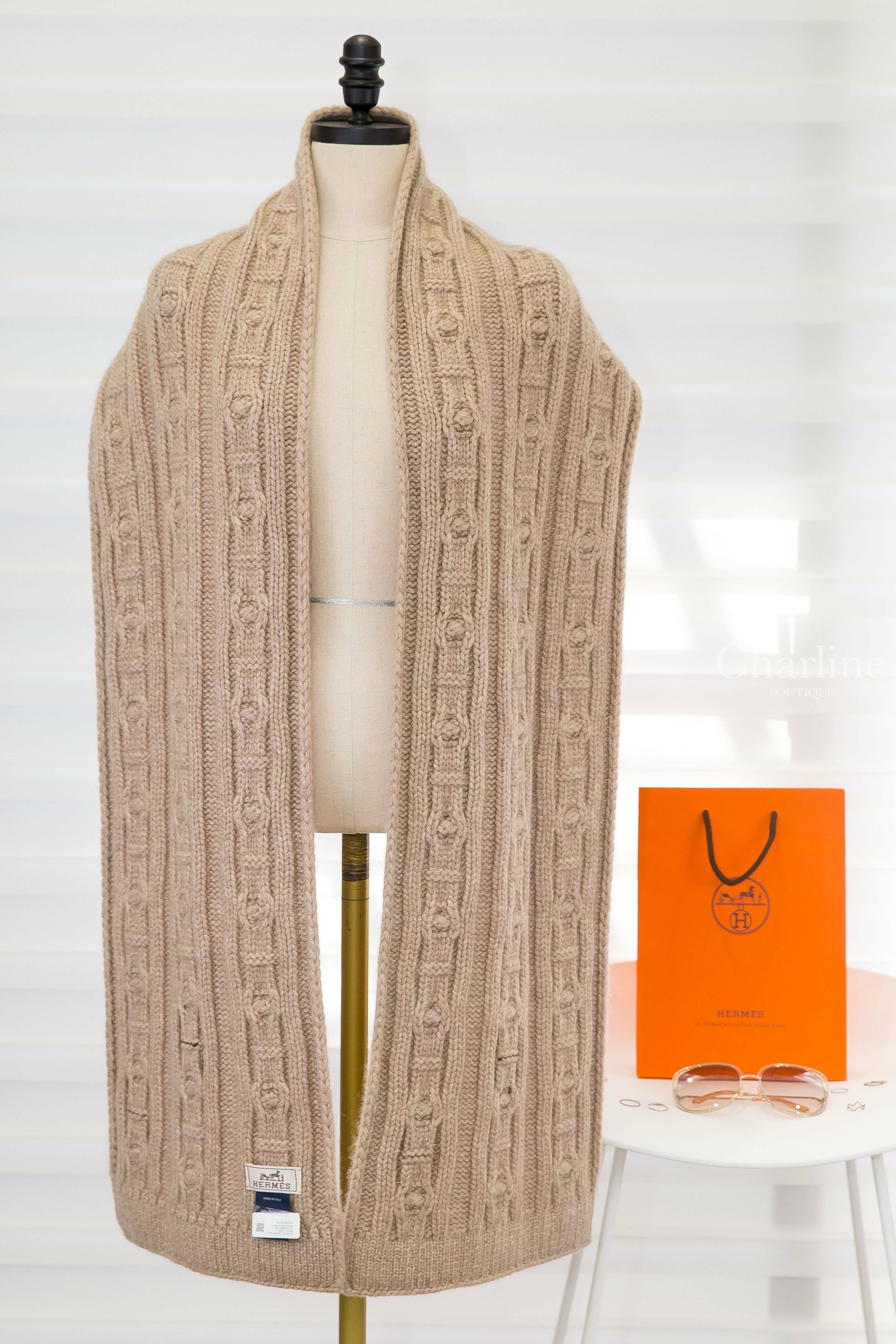Hermès Tri-Maillon Details Cuir Muffler 淺褐色豬鼻子針織六色皮革刺繡喀什米爾圍巾-Charline Boutique 精品代購
