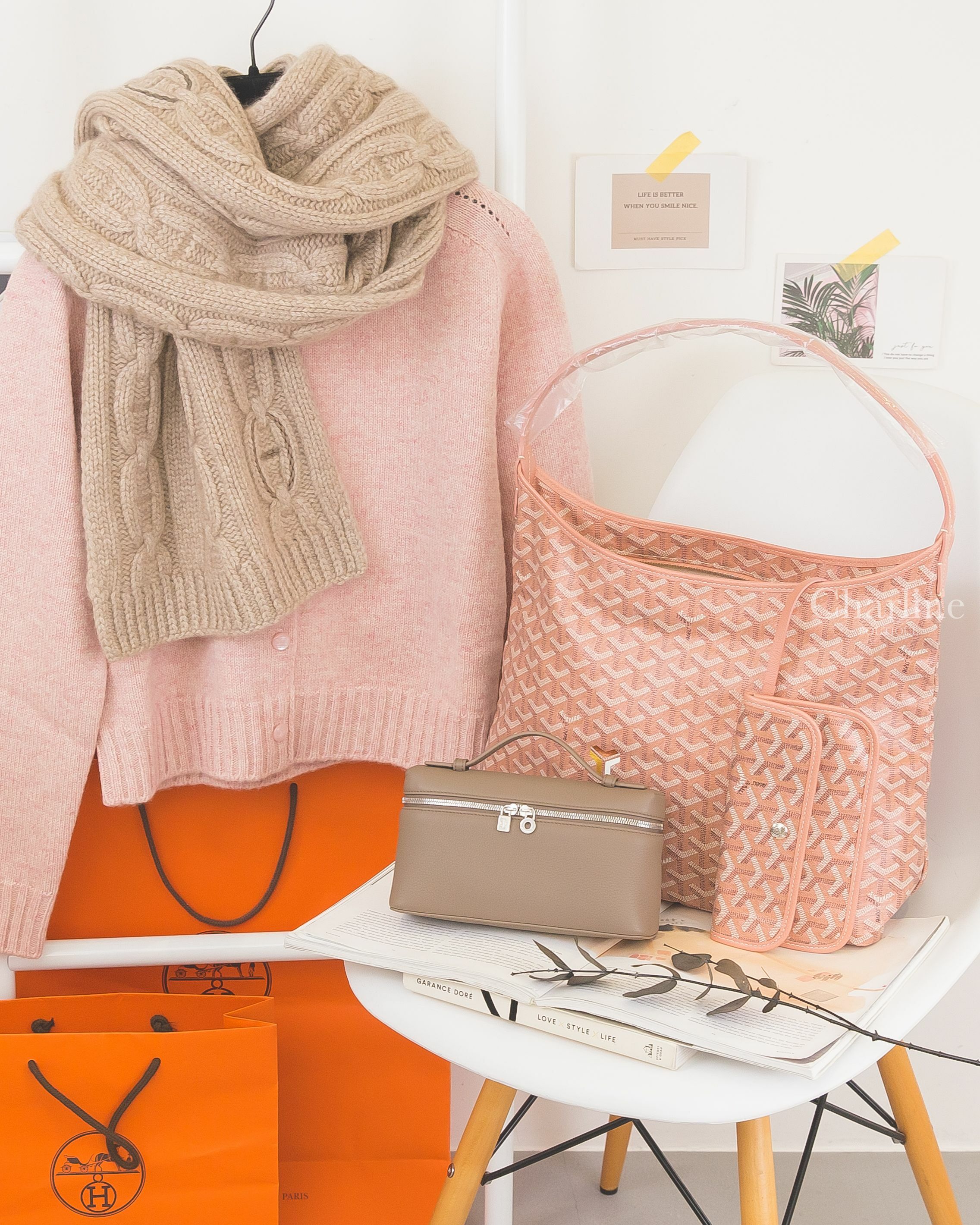 Hermès 淺褐色豬鼻子六色皮革刺繡喀什米爾圍巾,Loro Piana Extra Pocket L19 暖乳色牛皮,Celine 淺粉色凱旋門圓釦針織羊毛開襟衫,Goyard Hobo限定色珠光粉-Charline Boutique 精品代購