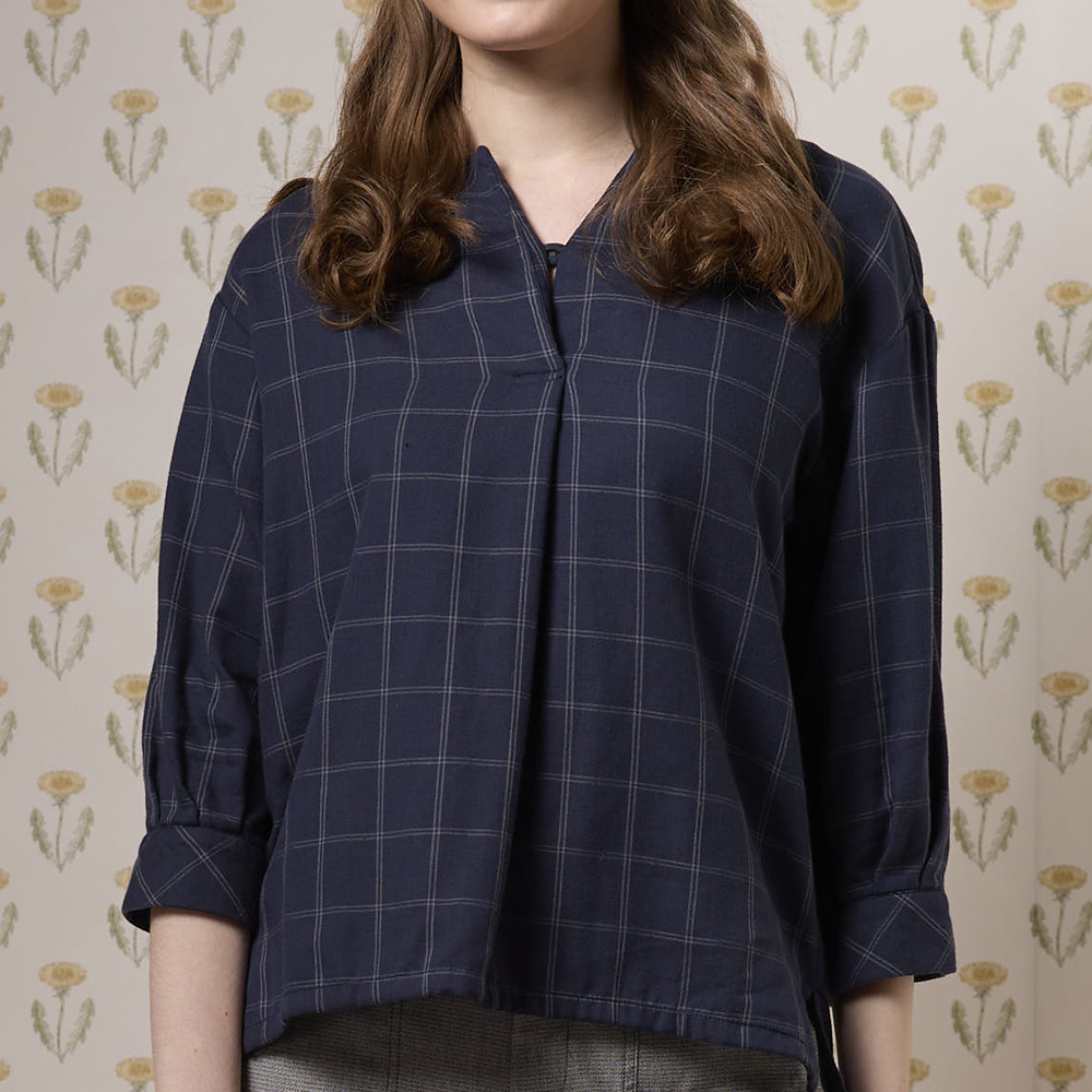 PIPPY前領開小V個性格紋上衣 藍