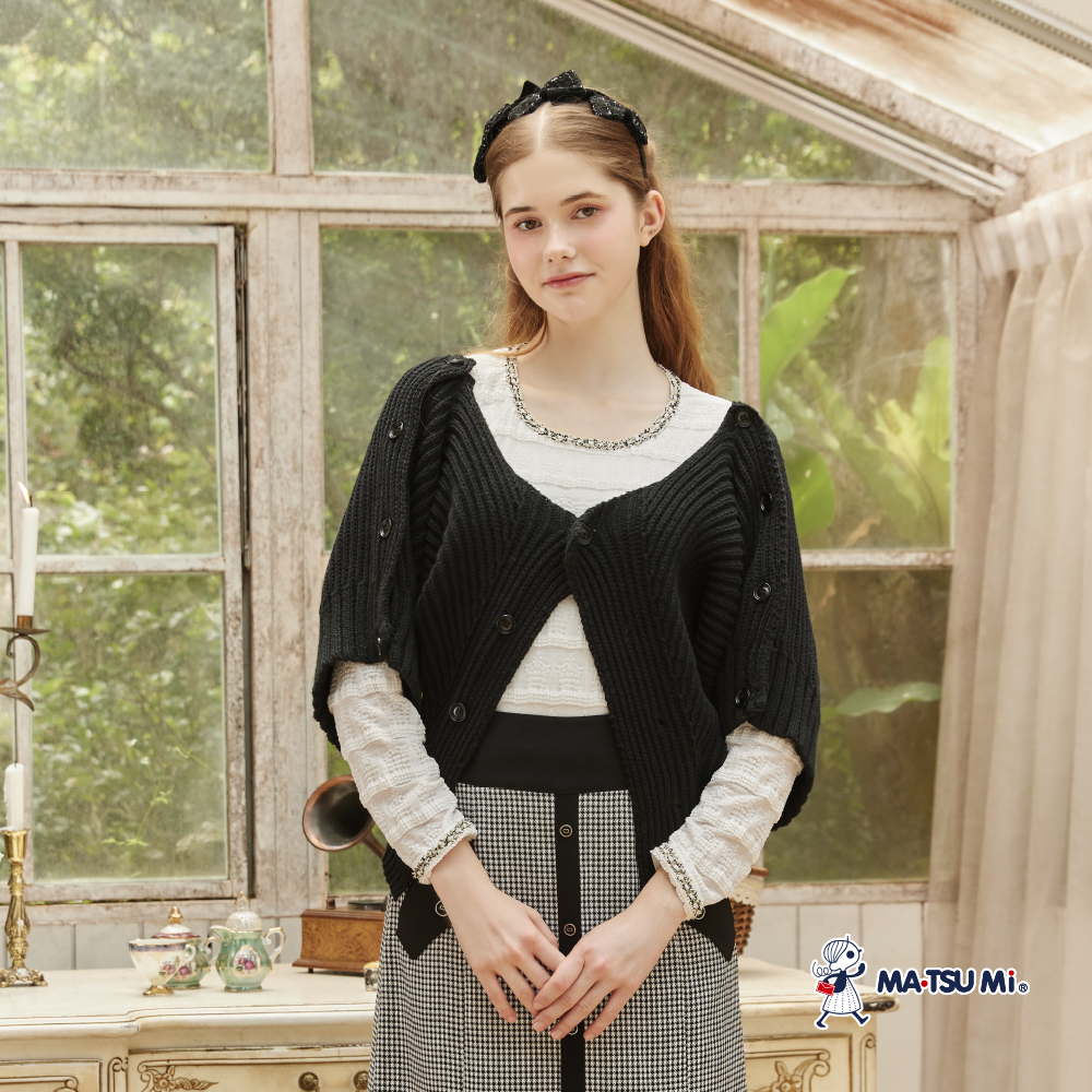 MA‧TSU Mi 優雅細緻紋理金蔥抽鬚花邊雪紡上衣(白.黑)