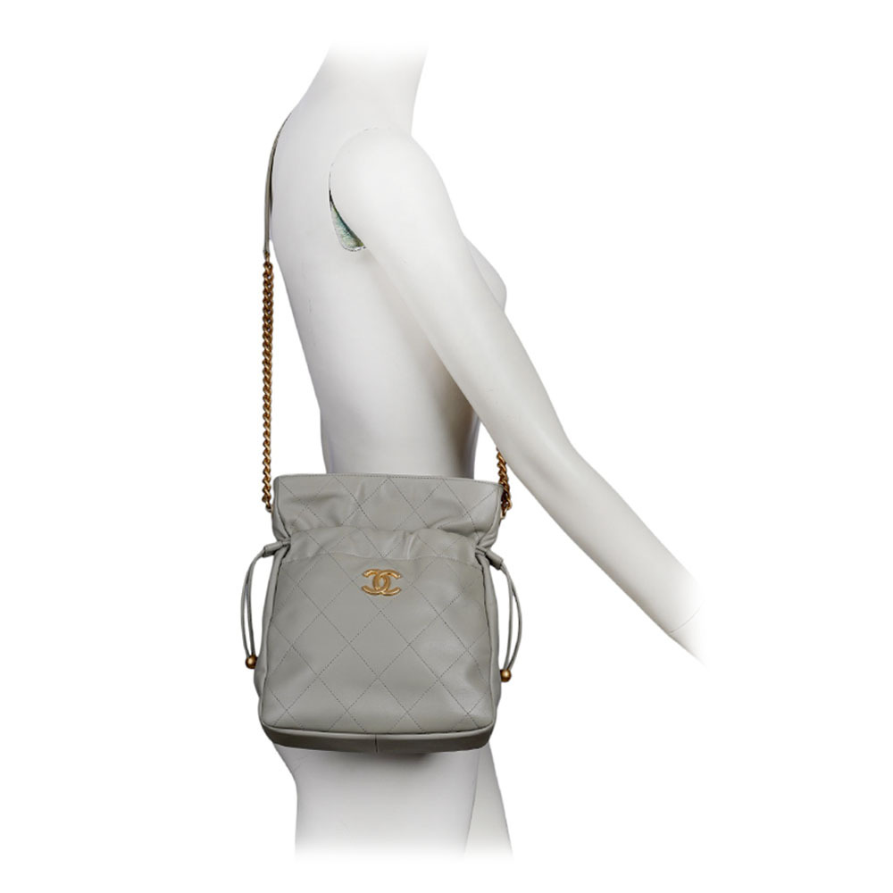 【CHANEL】金色CC Logo 福袋造型抽繩水桶包(鼠尾草綠)AS2985 B07269 NG122