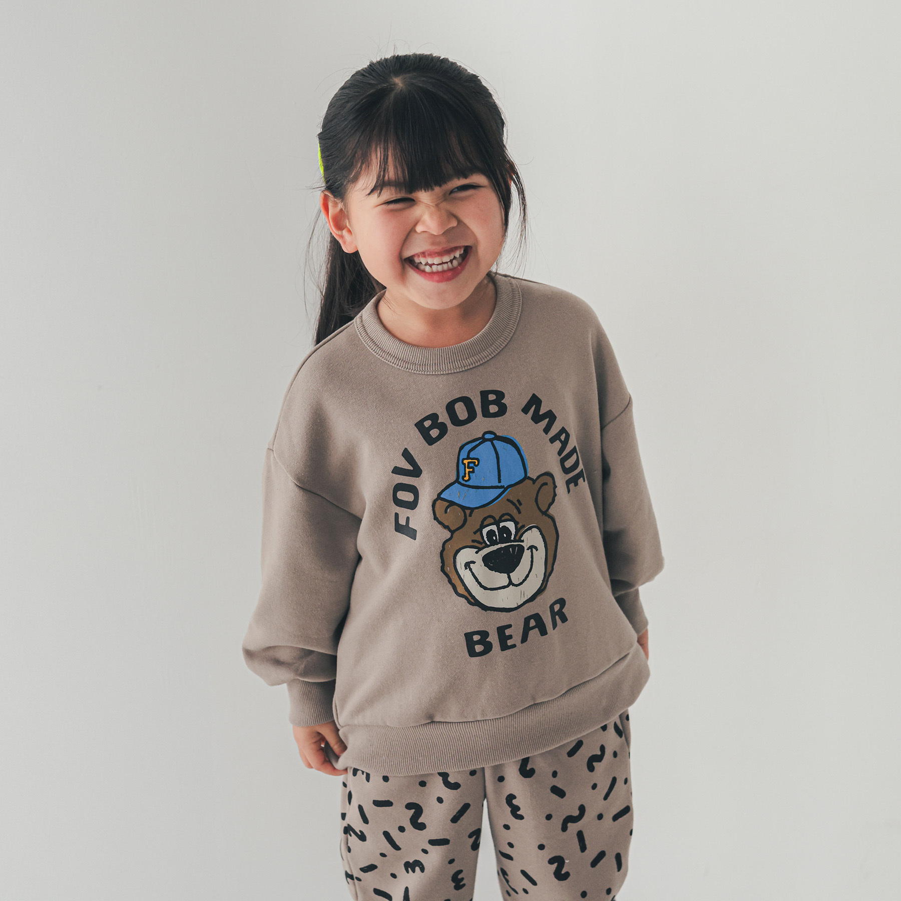 日本 FOV-BOB系列 戴帽子小熊 長袖衛衣 (灰褐色，110) 614781