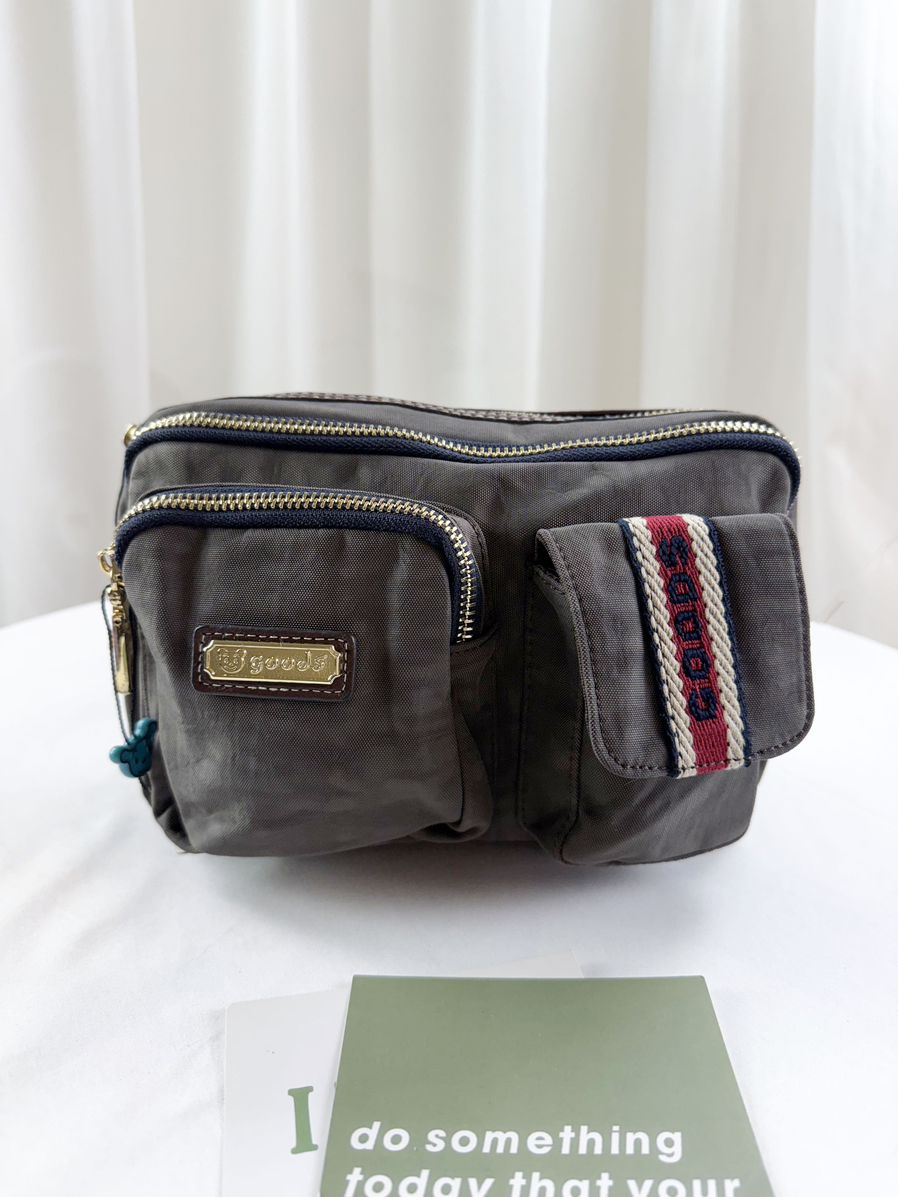 GOODS 織帶咖水洗紋防潑水側背胸包/腰包 #29529