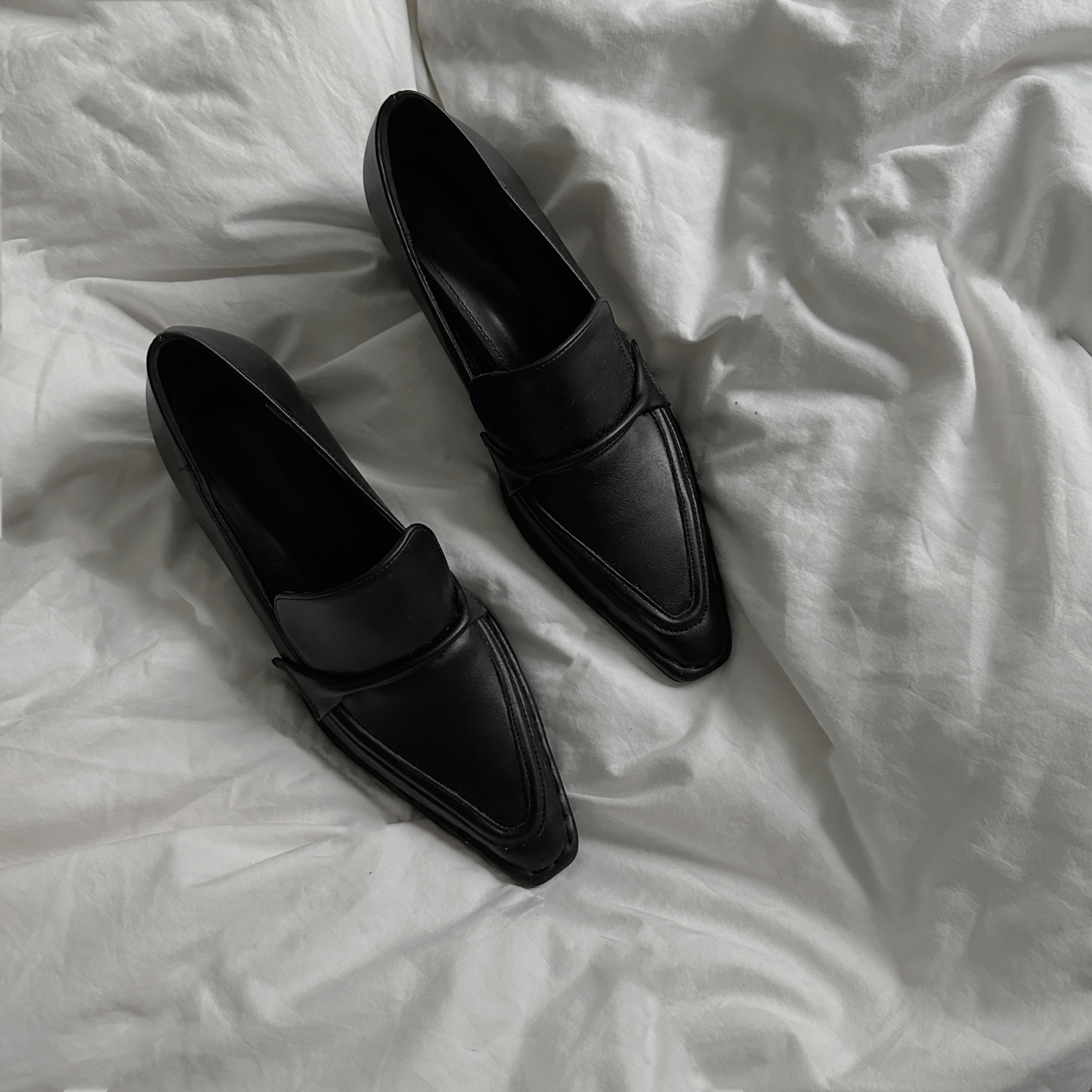 F1125 霧面方尖低跟鞋 / 黑