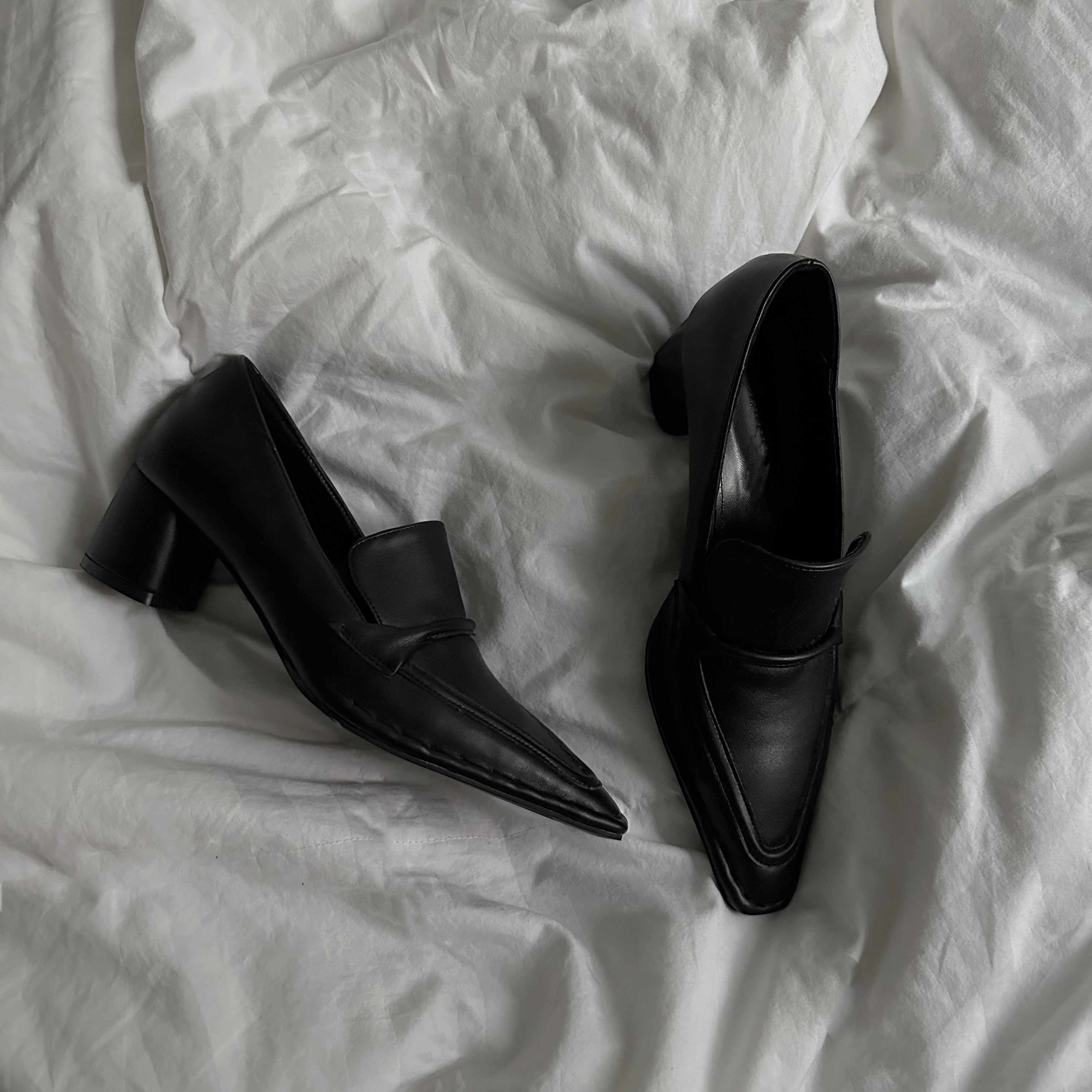 F1125 霧面方尖低跟鞋 / 黑