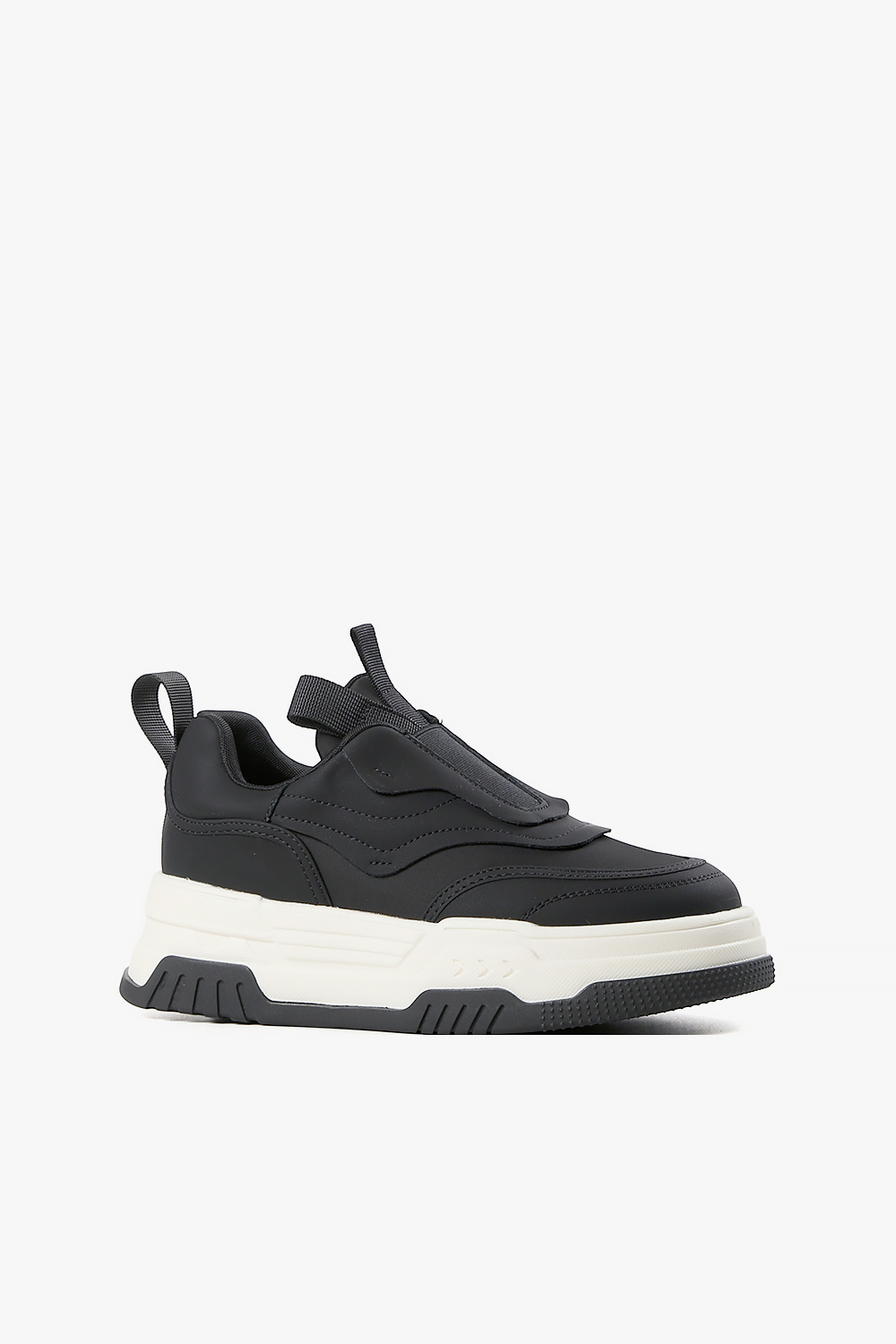 Layla 經典免綁帶休閒鞋