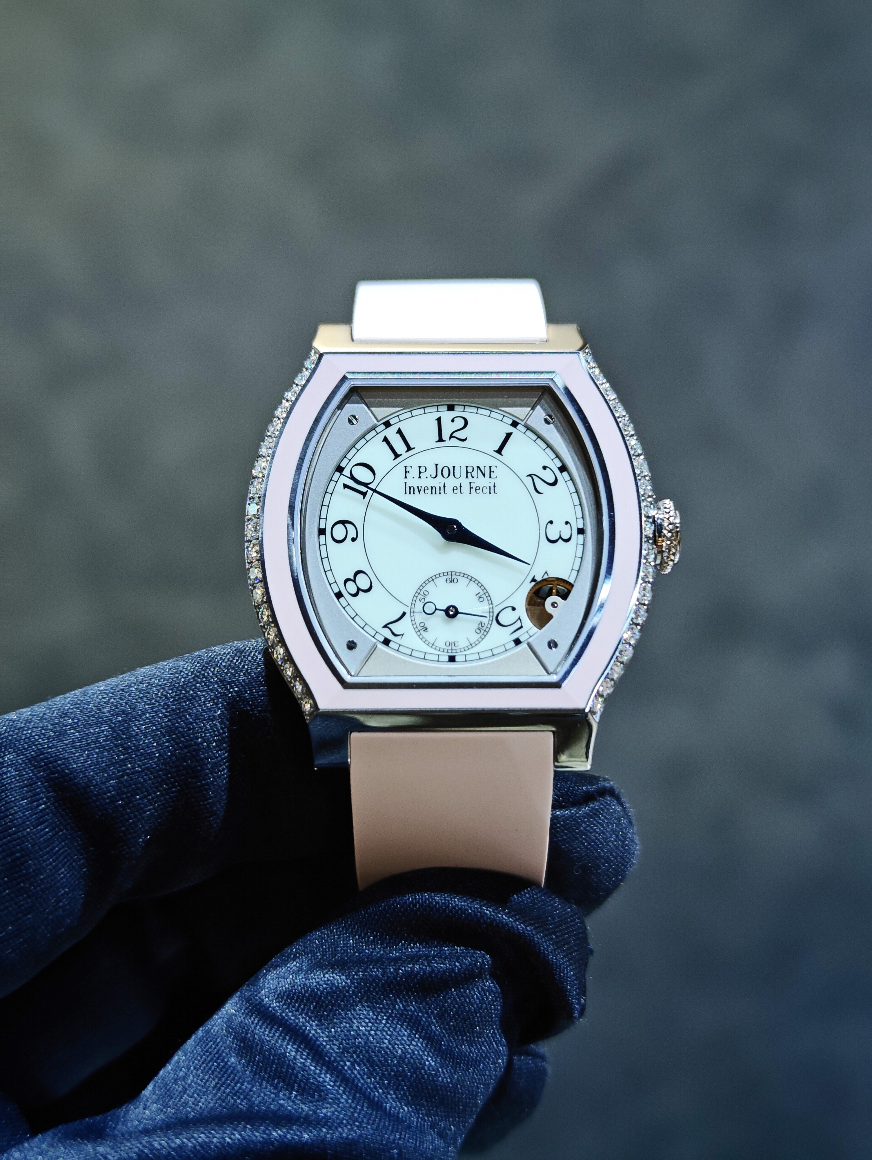 全新 F.P.JOURNE élégante鈦粉紅色金屬鑲嵌兩排鑽石40毫米腕錶