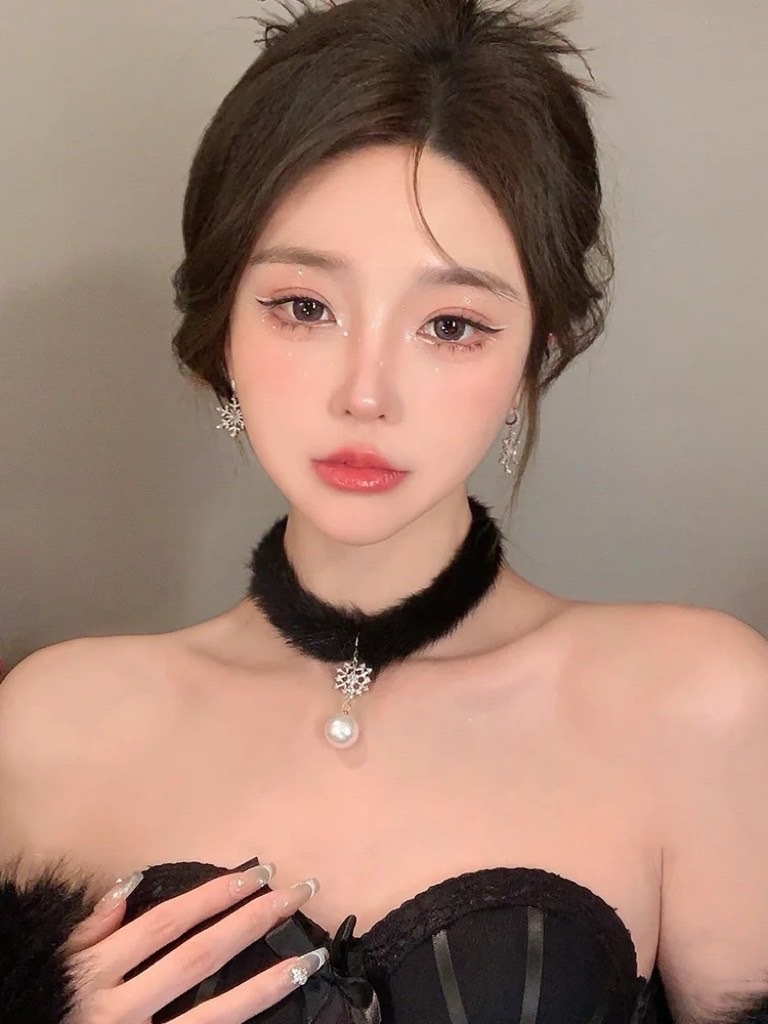 【現貨】冬日裡的白雪公主 毛茸茸 雪花珍珠 吊墜 項鍊 頸鍊