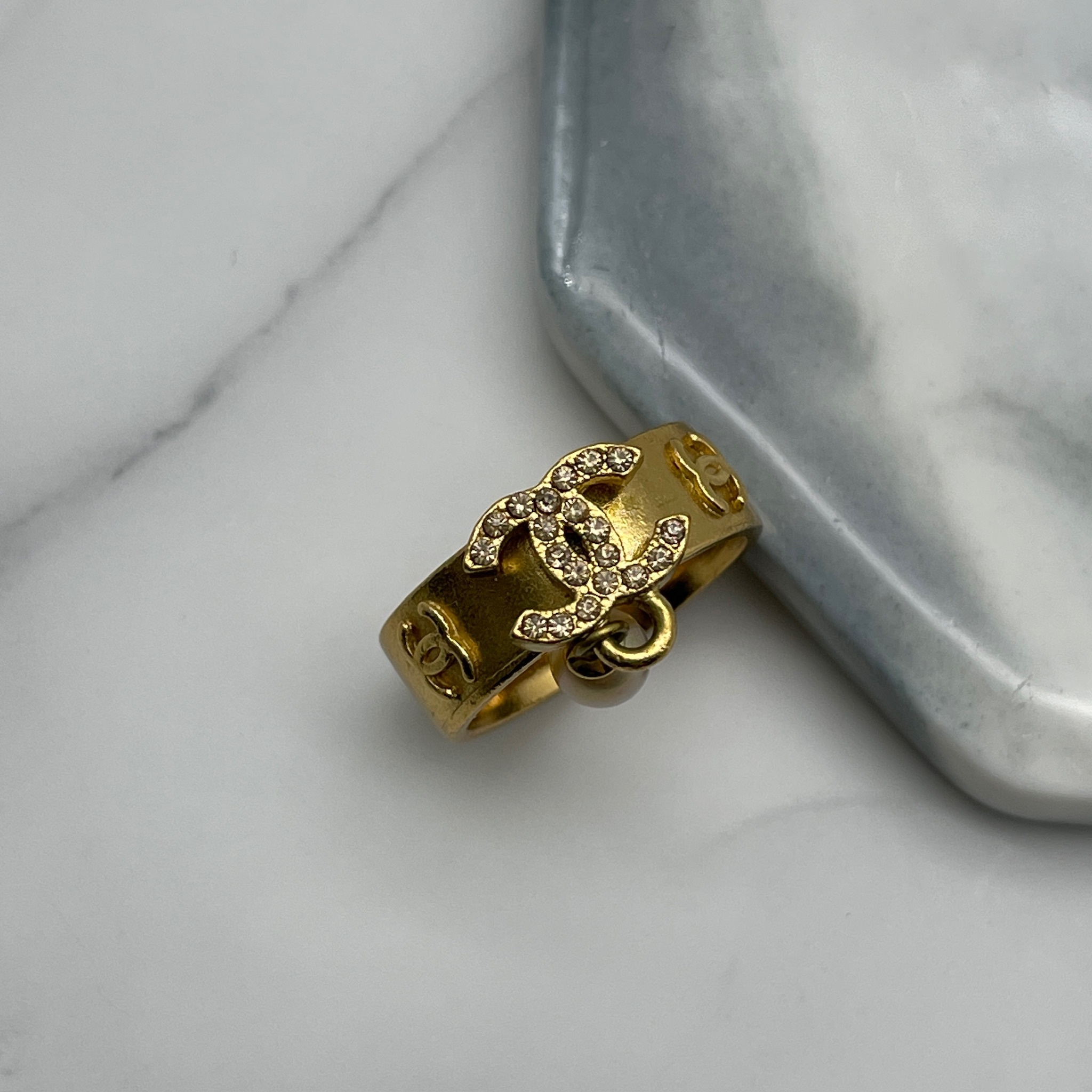 Chanel ring with pearl