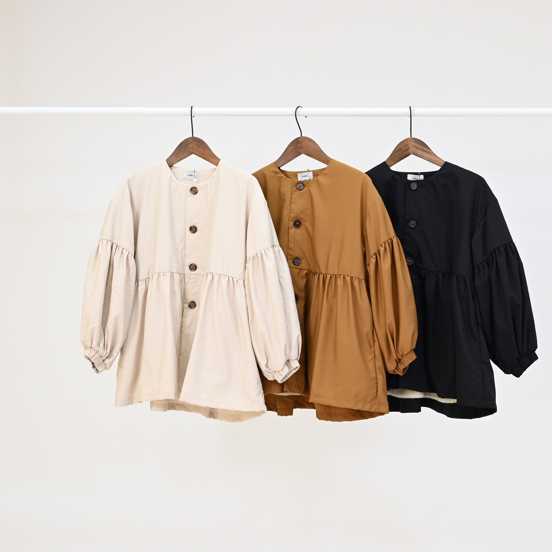 日本 undeny. 顯瘦澎澎袖 裙襬洋裝外套 (駝色，130-140) 714102