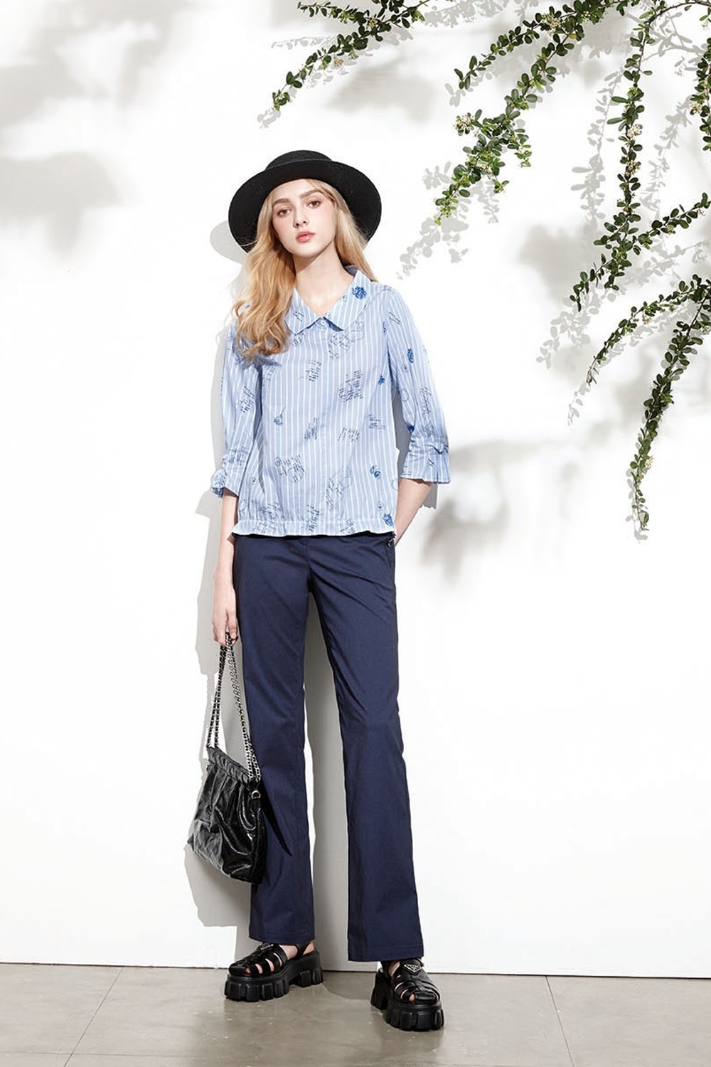 韓版OL舒適涼感紗囗袋釦子造型修長腿喇叭長褲U6331